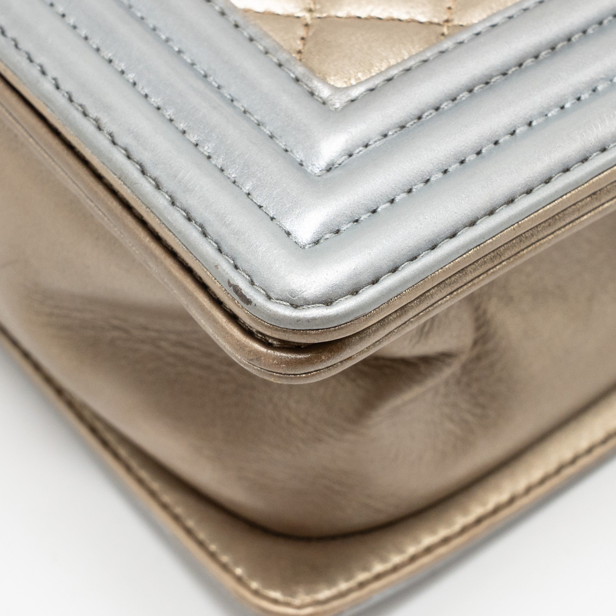 CHANEL MEDIUM BOY BAG METALLIZED CALFSKIN BRONZE/SILVER MULTICOLOURED HARDWARE
