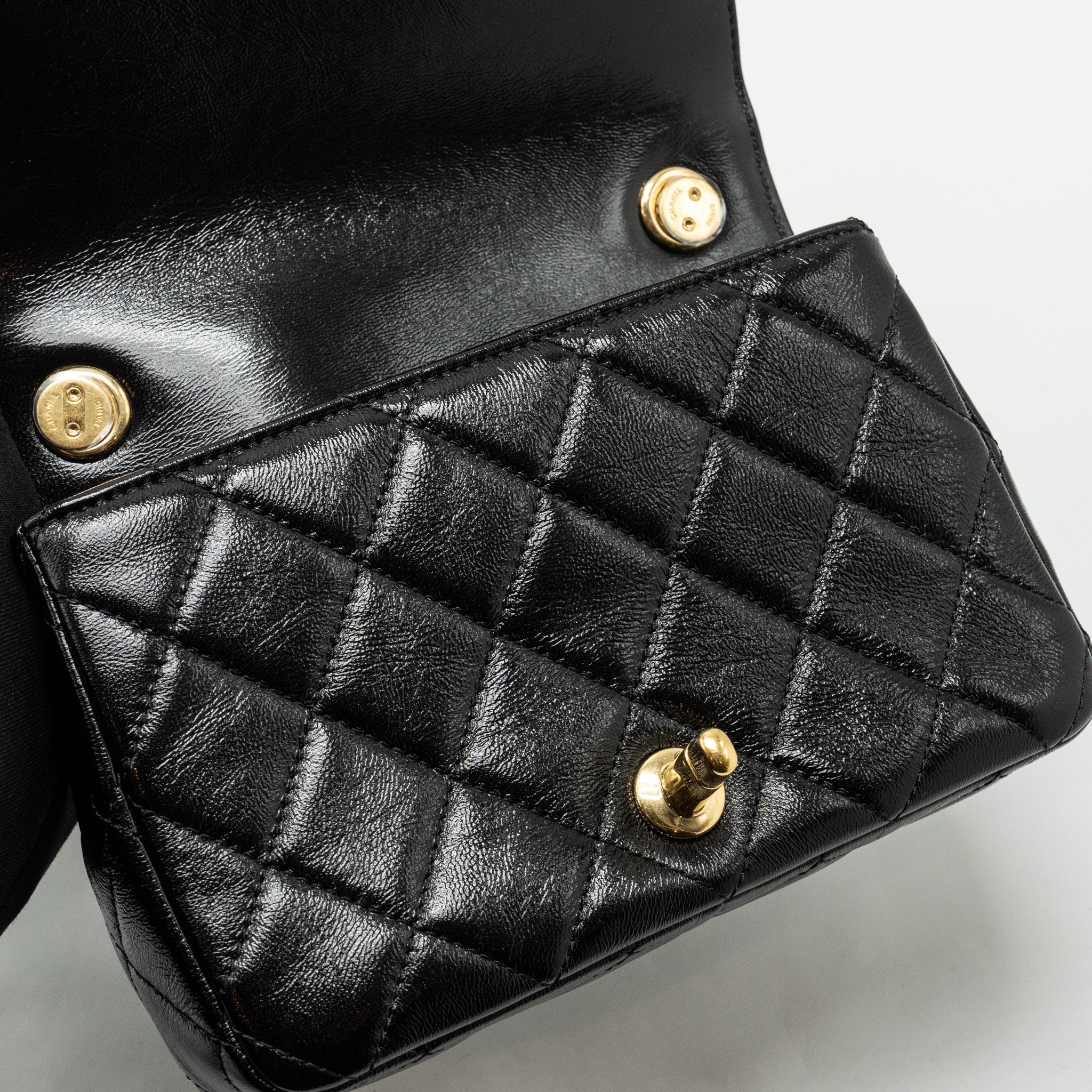 CHANEL 24B GIANT CHAIN FLAP SHOULDER BAG LAMBSKIN BLACK GHW (MICROCHIP)