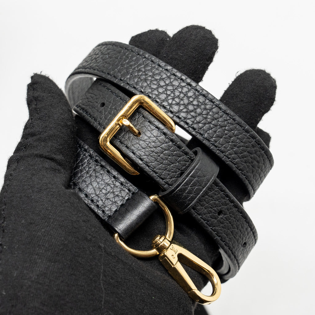 LOUIS VUITTON CAPUCINES MM CALFSKIN BLACK GHW