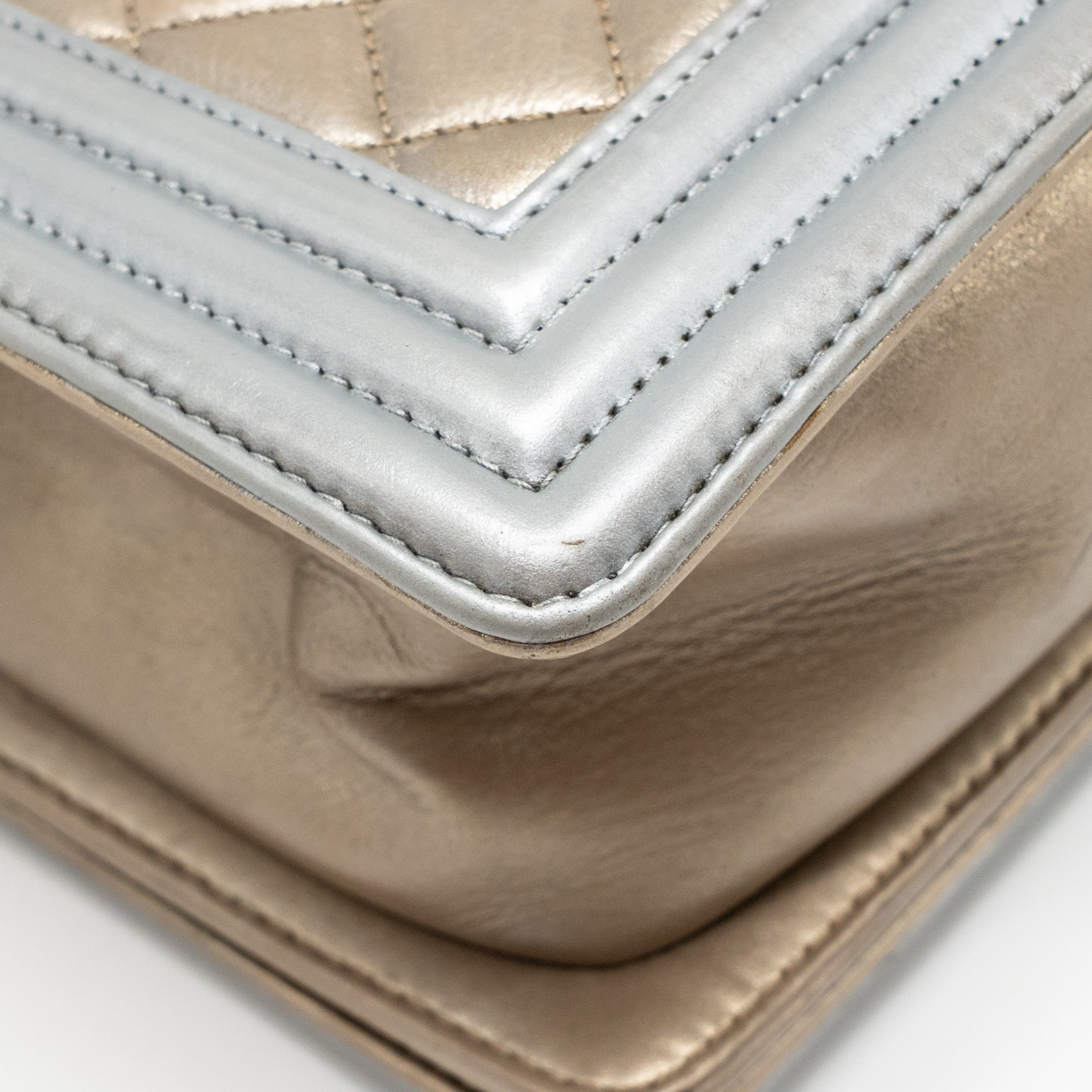 CHANEL MEDIUM BOY BAG METALLIZED CALFSKIN BRONZE/SILVER MULTICOLOURED HARDWARE
