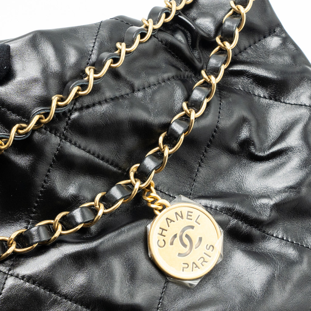 CHANEL MEDIUM 22 BAG SHINY CALFSKIN BLACK GHW (MICROCHIP)