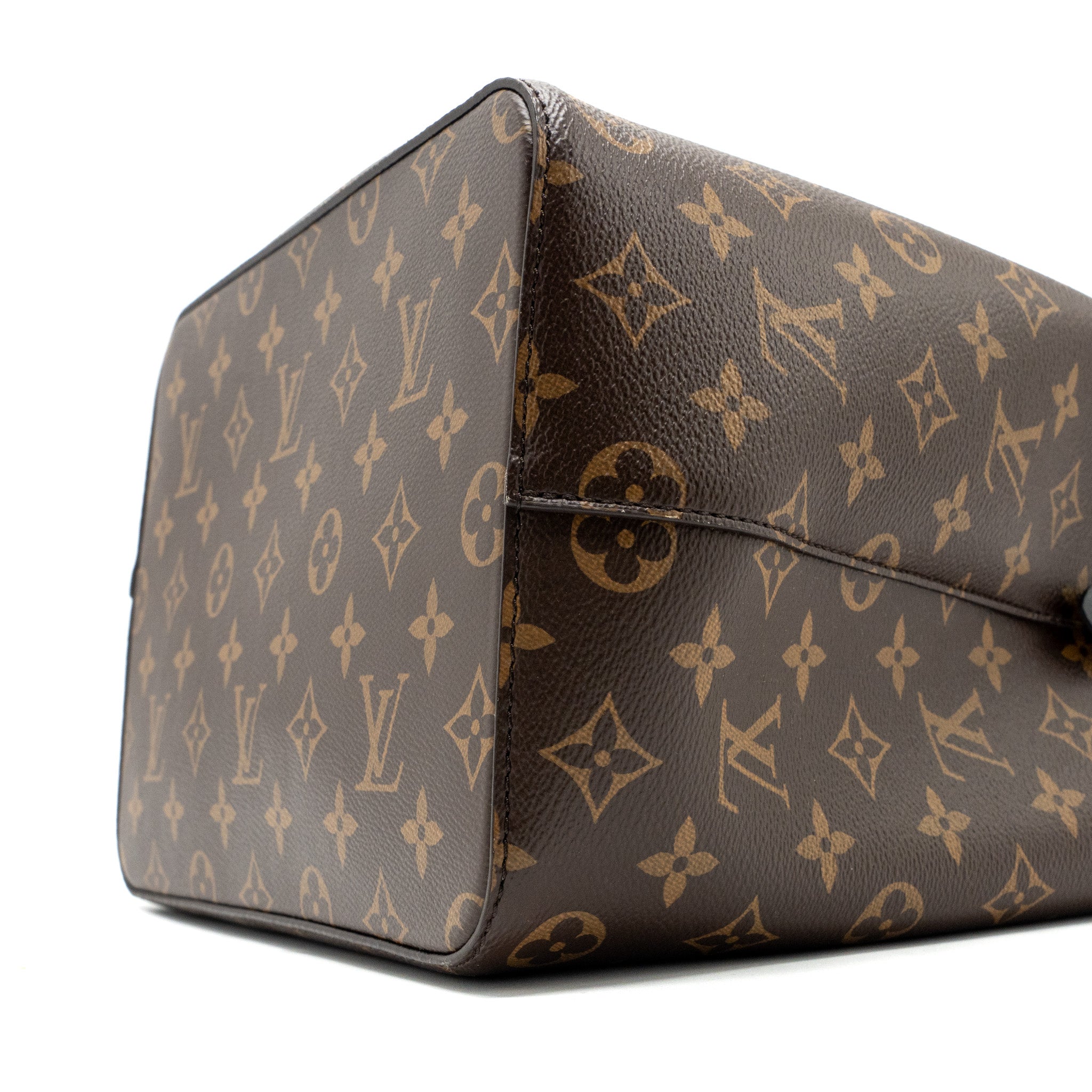 LOUIS VUITTON NEONOE MONOGRAM CANVAS BLACK GHW (NEW VERSION)