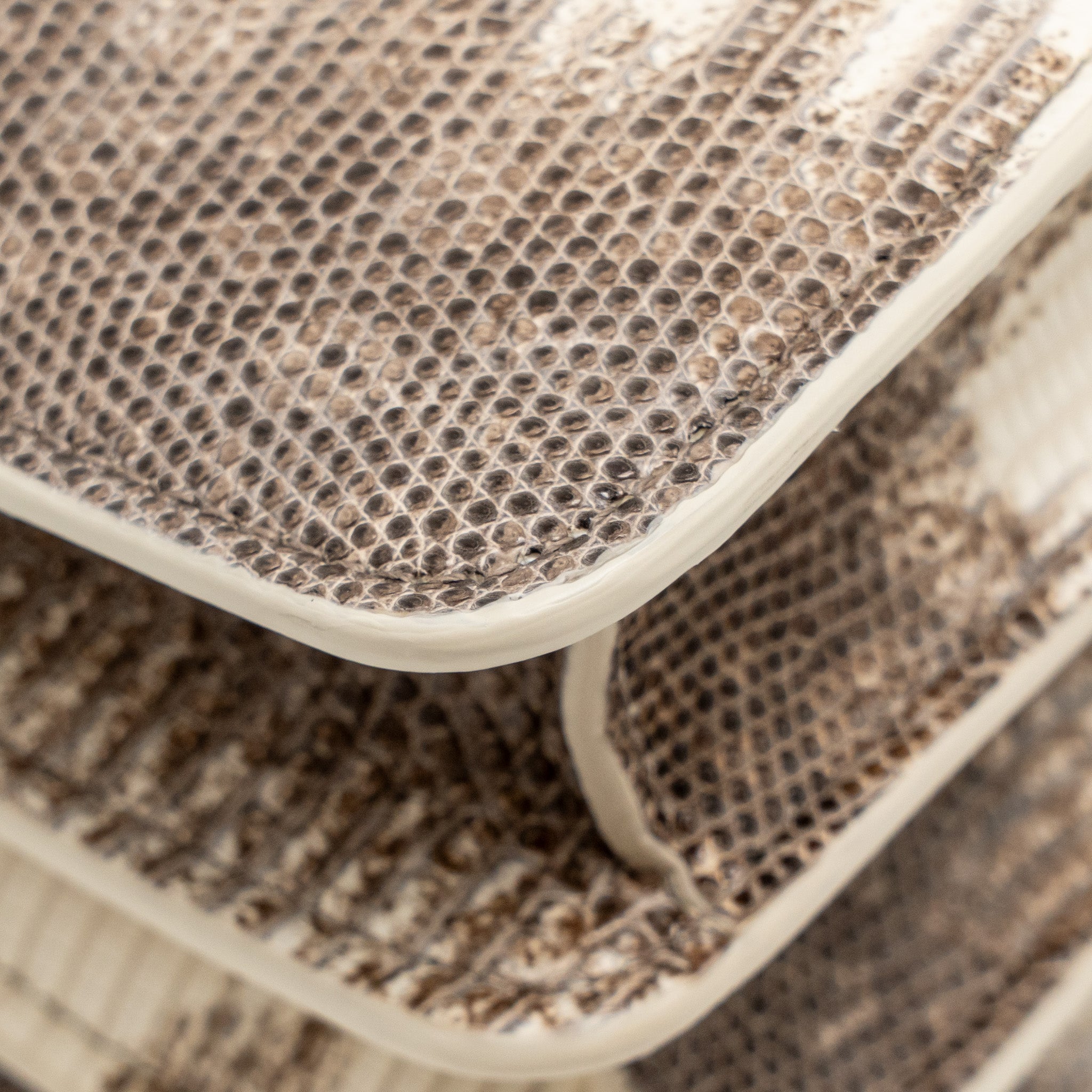 BVLGARI TOP HANDLE SERPENTI FOREVER CROSSBODY BAG SHINY LIZARD WHITE/MULTICOLOUR BLACK HARDWARE