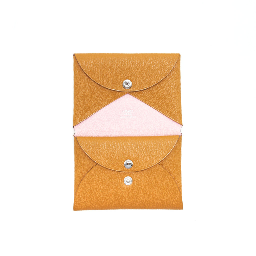 HERMES CALVI DUO CARD HOLDER CARAMEL/ ROSE SAKURA CHEVRE MYSORE LEATHER