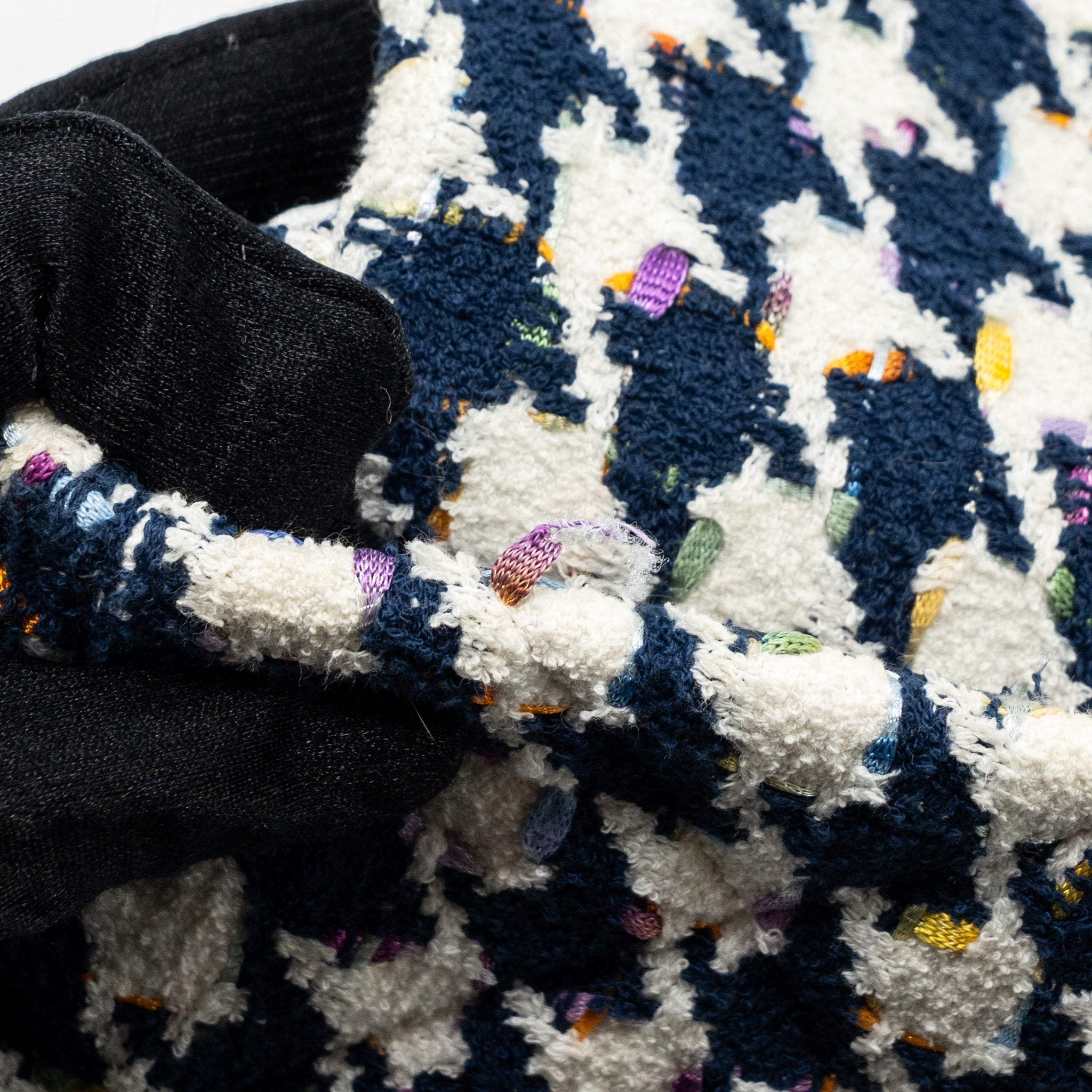CHANEL SMALL 19 BAG FABRIC MULTICOLOUR BLUE / WHITE MULTICOLOUR HARDWARE