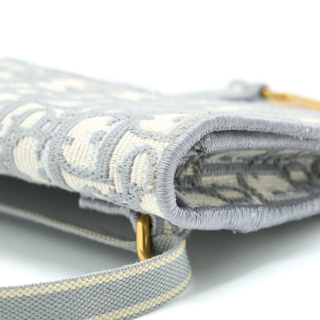 DIOR SADDLE SLIM POUCH LIGHT GREY DIOR OBLIQUE EMBROIDERY