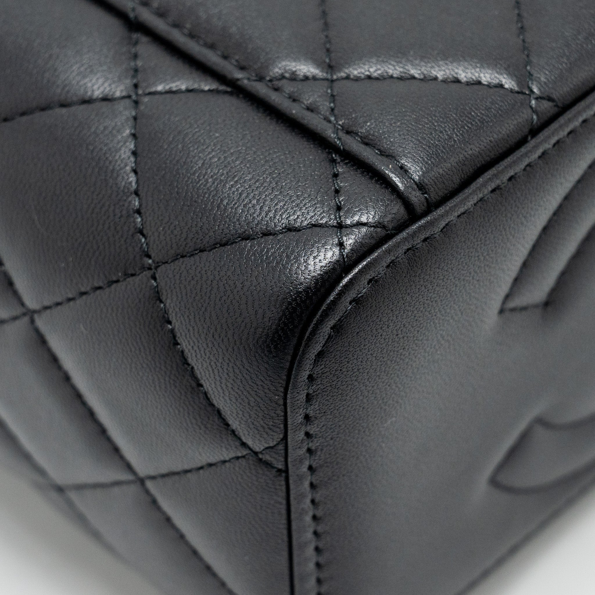 CHANEL TOP HANDLE LONG VANITY CASE LAMBSKIN BLACK SHW (MICROCHIP)