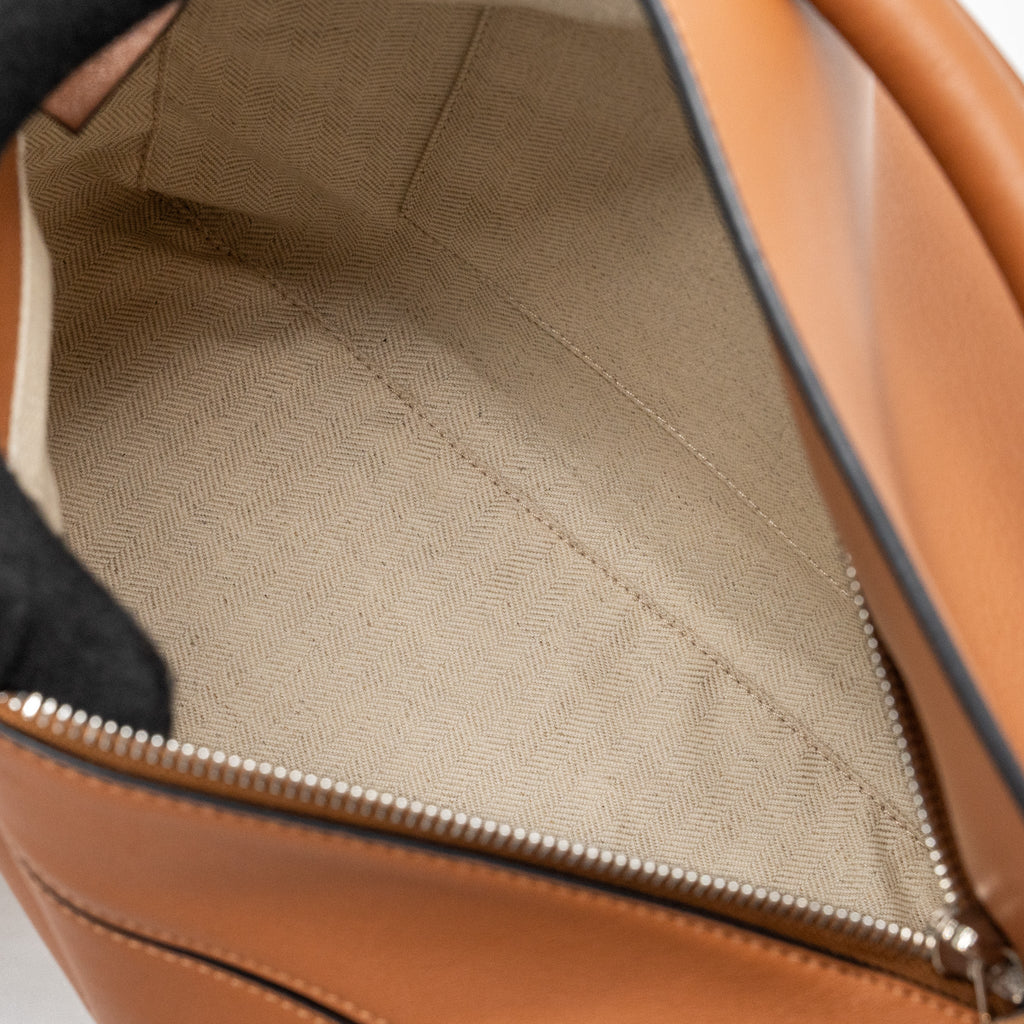 LOEWE PUZZLE BAG IN CLASSIC CALFSKIN TAN SHW