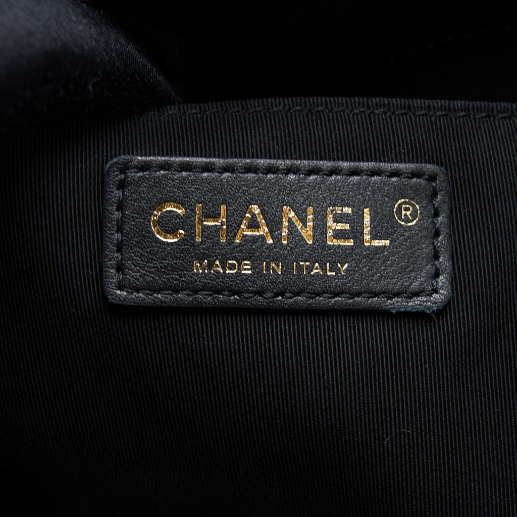 CHANEL DRAWSTRING BUCKET BAG CALFSKIN BLACK LGHW
