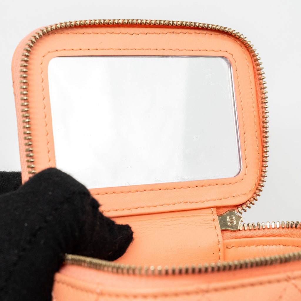 CHANEL MINI VANITY WITH CHAINS CAVIAR CORAL PINK LGHW(MICROCHIP)