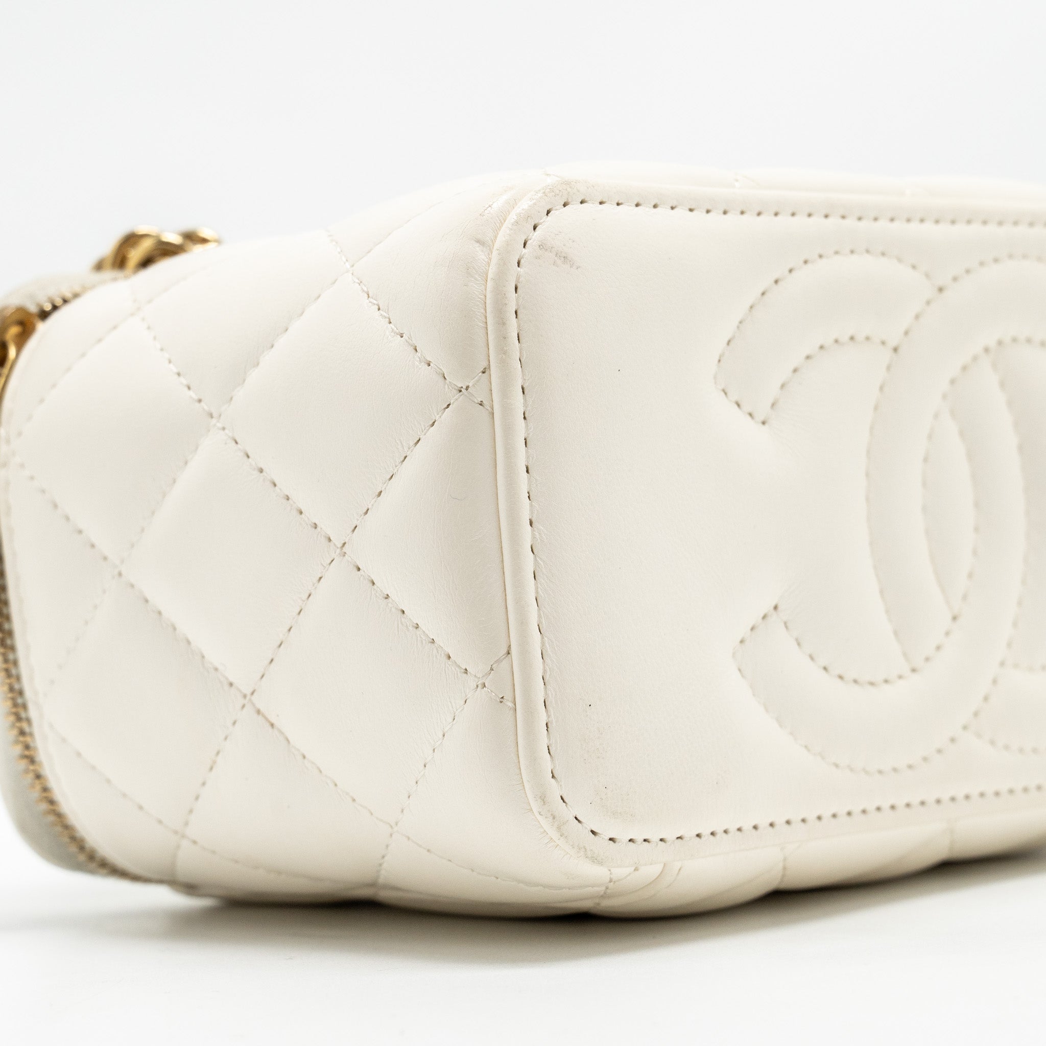 CHANEL LETTER/ CC LOGO CHAIN LONG VANITY CASE LAMBSKIN WHITE GHW (MICROCHIP)