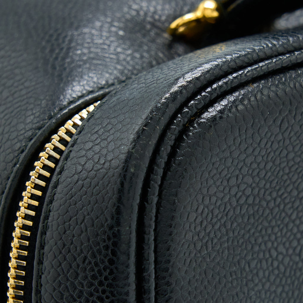 CHANEL VINTAGE CC LOGO VANITY CAVIAR BLACK GHW