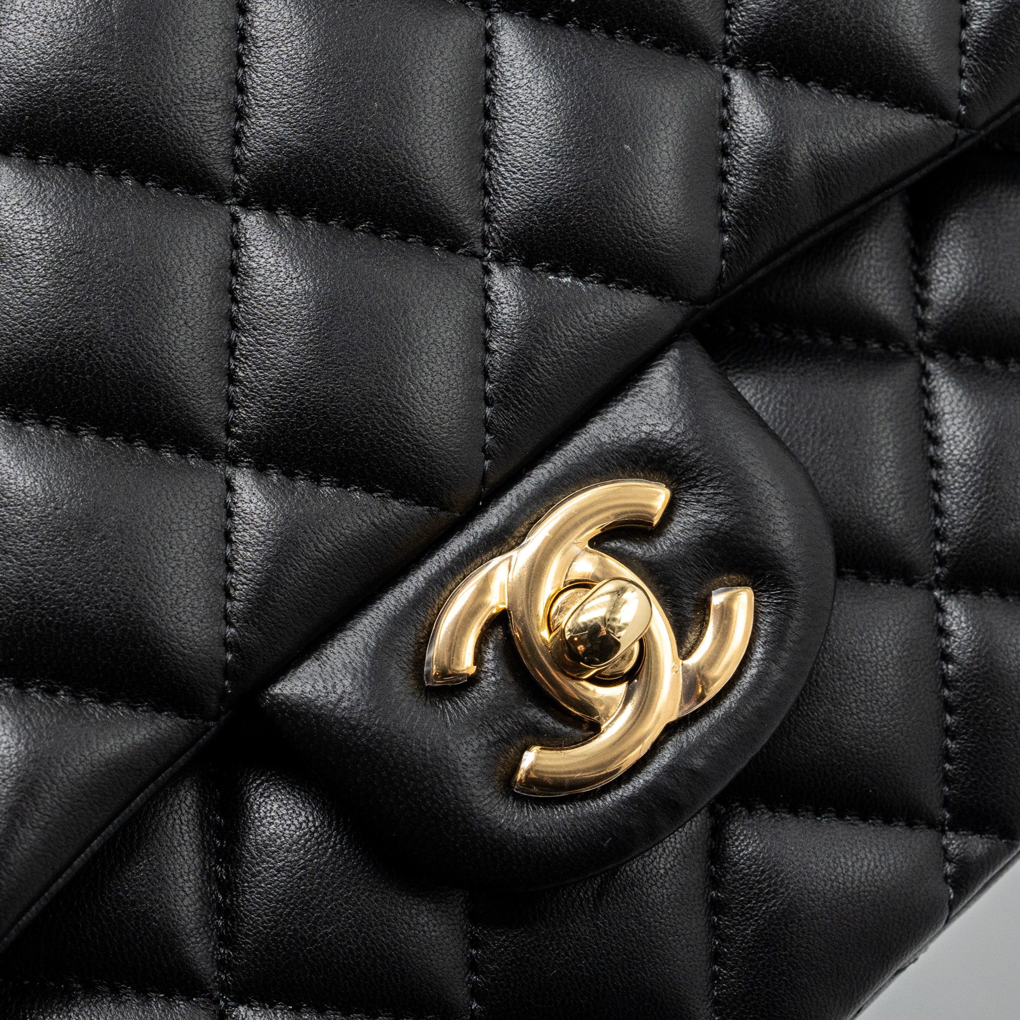 CHANEL MEDIUM CLASSIC FLAP BAG LAMBSKIN BLACK GHW
