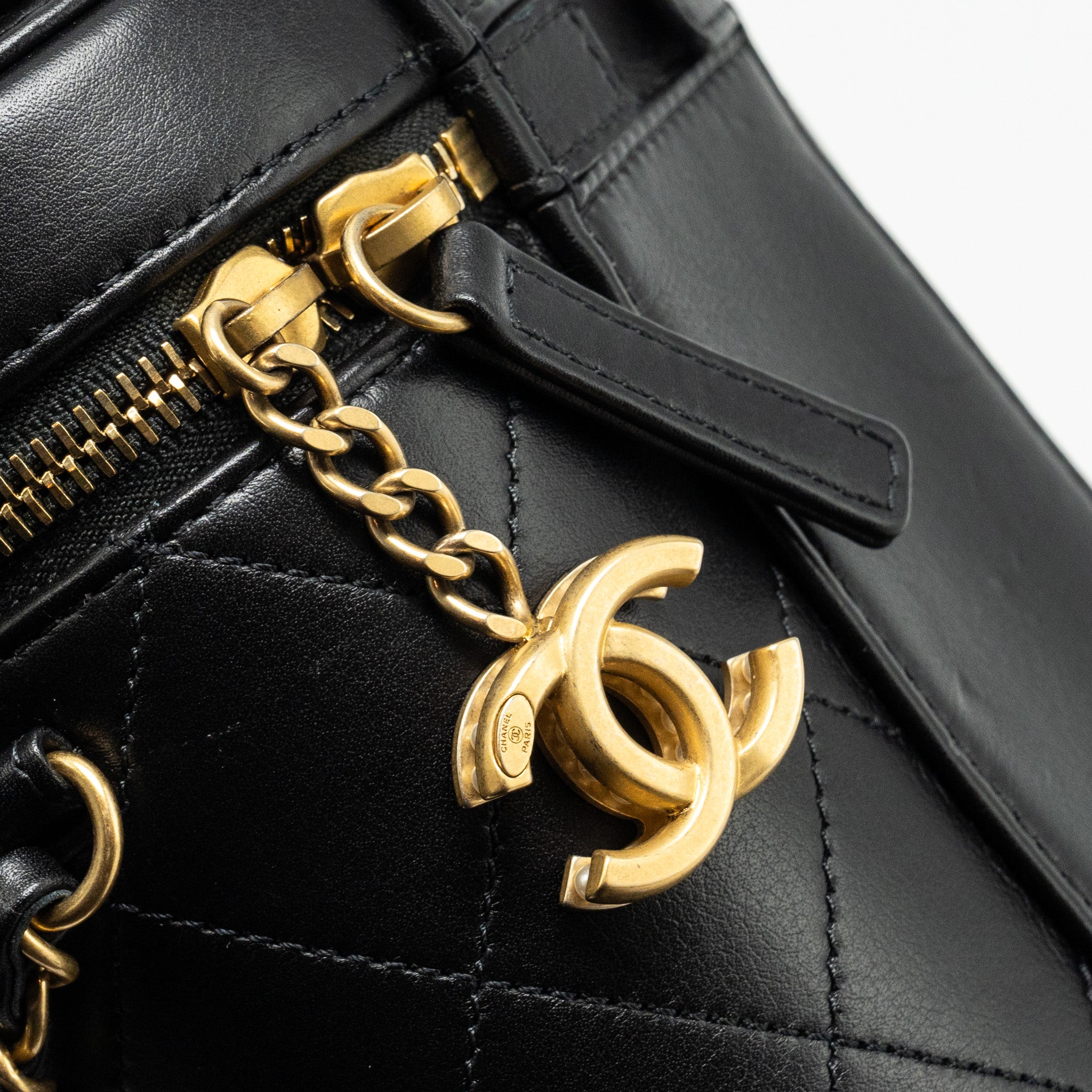 CHANEL PEARL LETTER LOGO DETAILED VANITY CASE CALFSKIN BLACK GHW