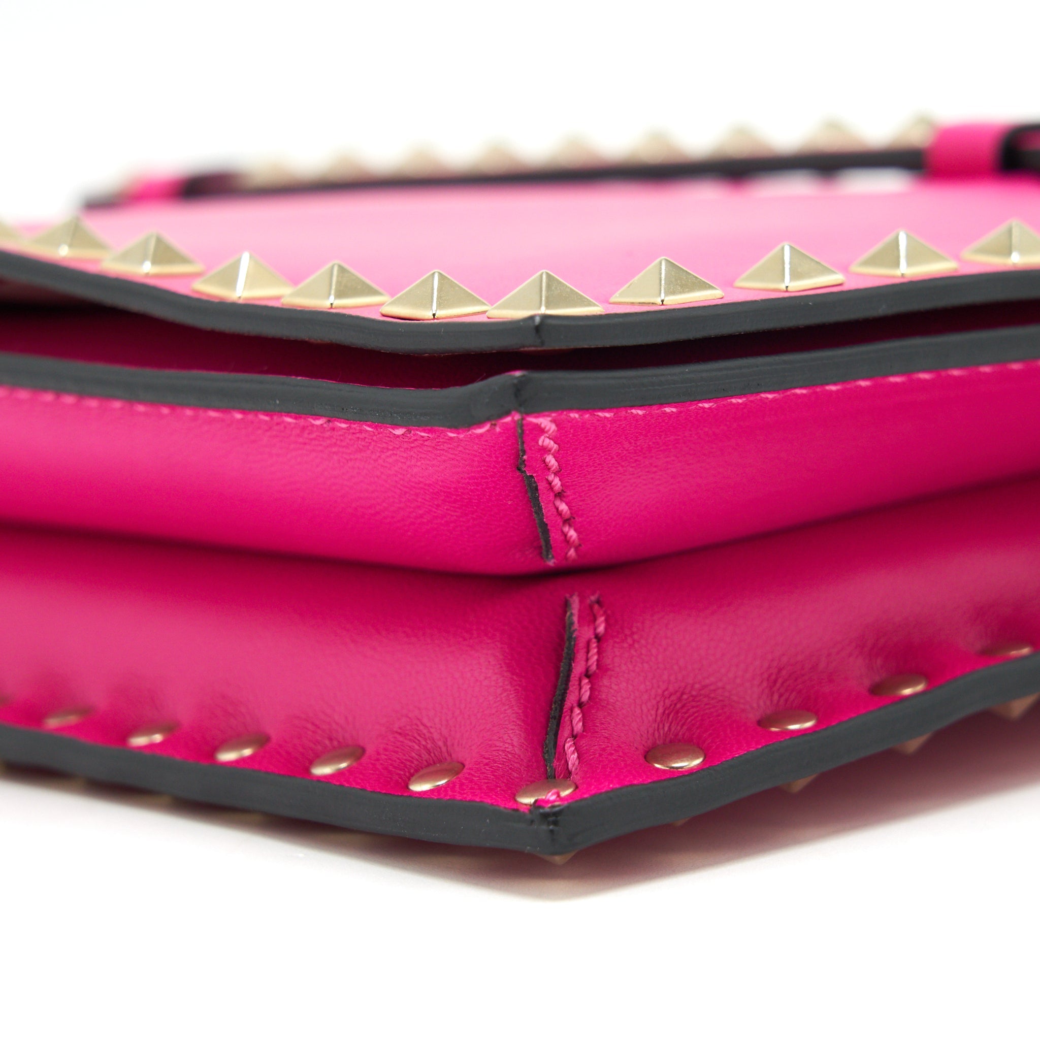 VALENTINO ROCKSTUD CLUTCH PINK GHW