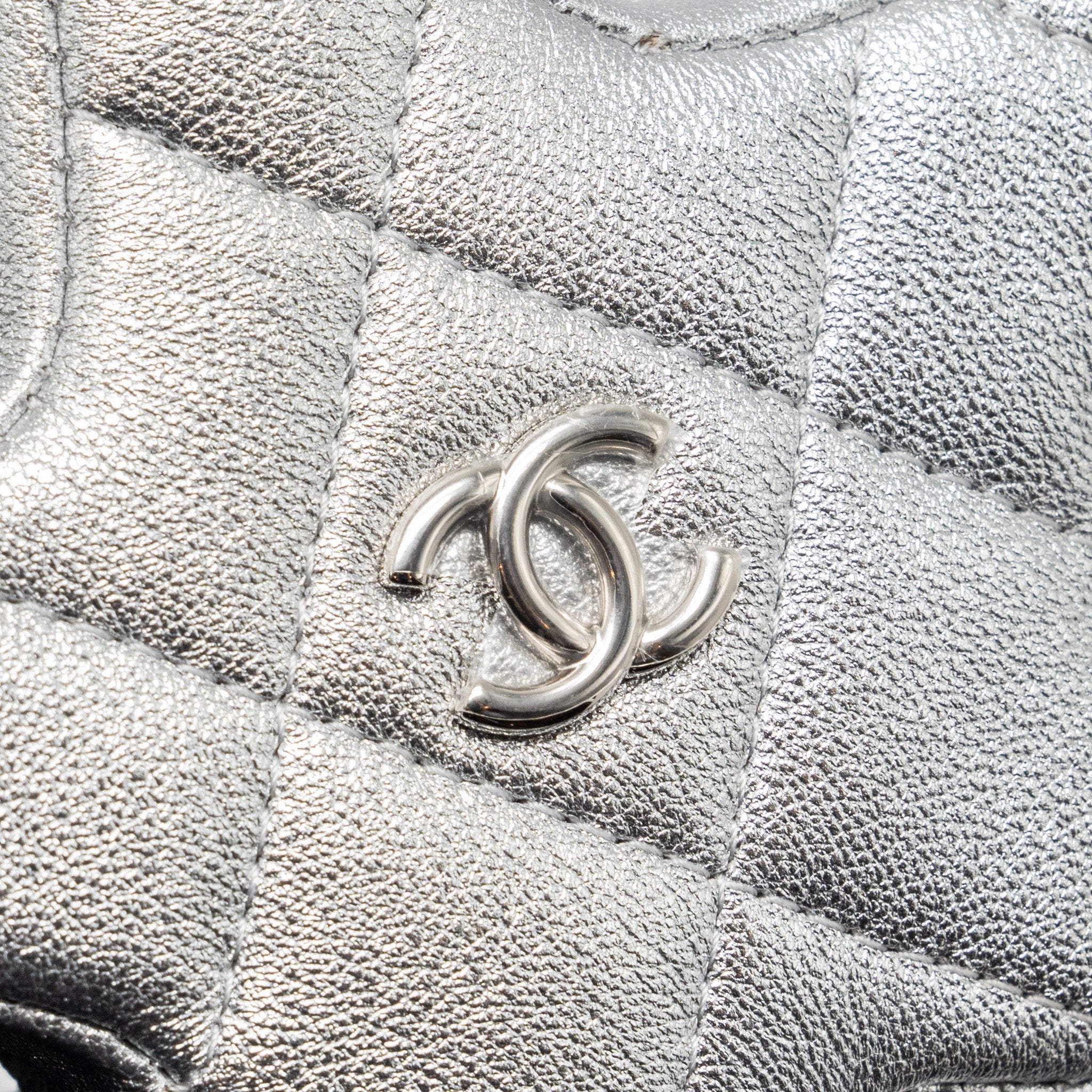 CHANEL STAR COIN PURSE/CHARM QUILTED LEATHER METALLIC SILVER SHW (MICROCHIP)
