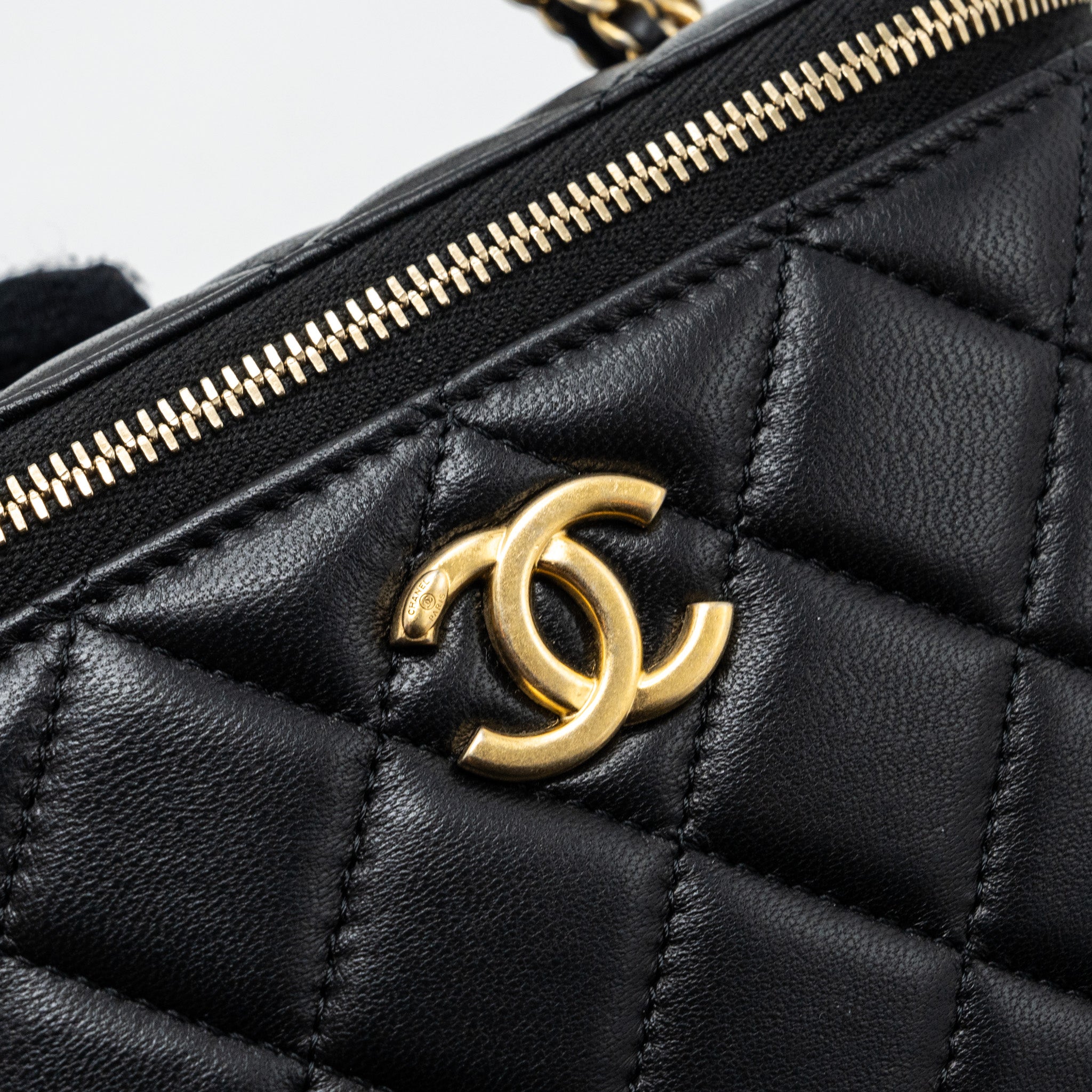 CHANEL TOP HANDLE LONG VANITY LAMBSKIN BLACK GHW (MICROCHIP)