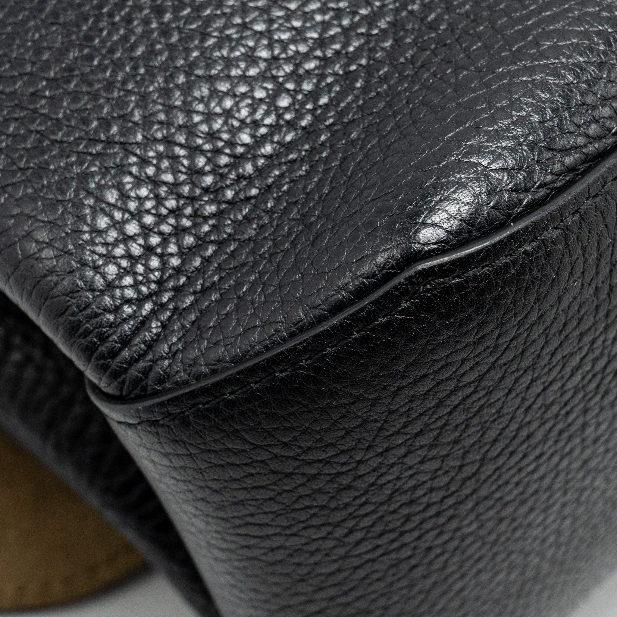 LOUIS VUITTON VOLTA BAG LEATHER BLACK GHW