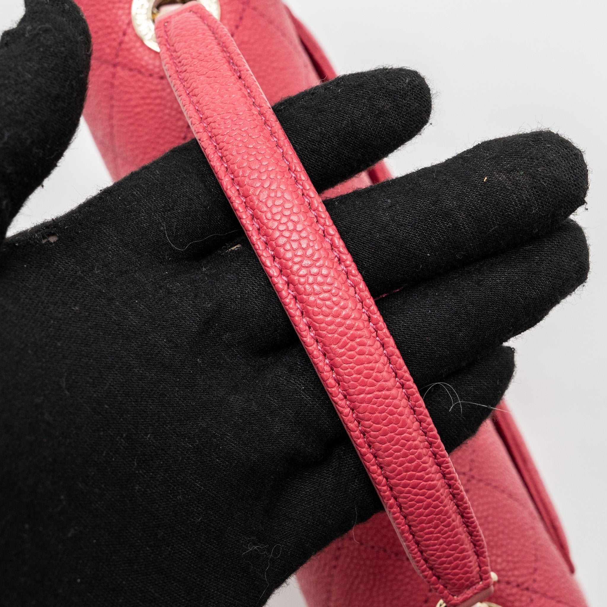 CHANEL GIANT CC LOGO MESSENGER BAG GRAINED CALFSKIN PINK LGHW