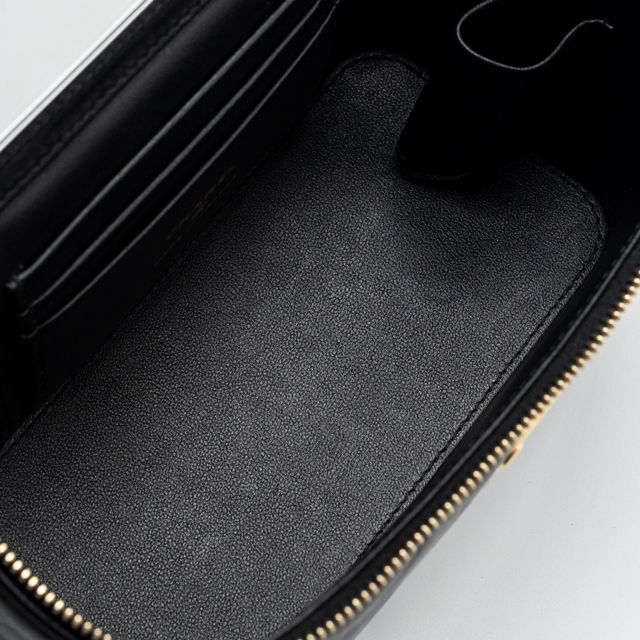 CHANEL TOP HANDLE LONG VANITY LAMBSKIN BLACK GHW (MICROCHIP)