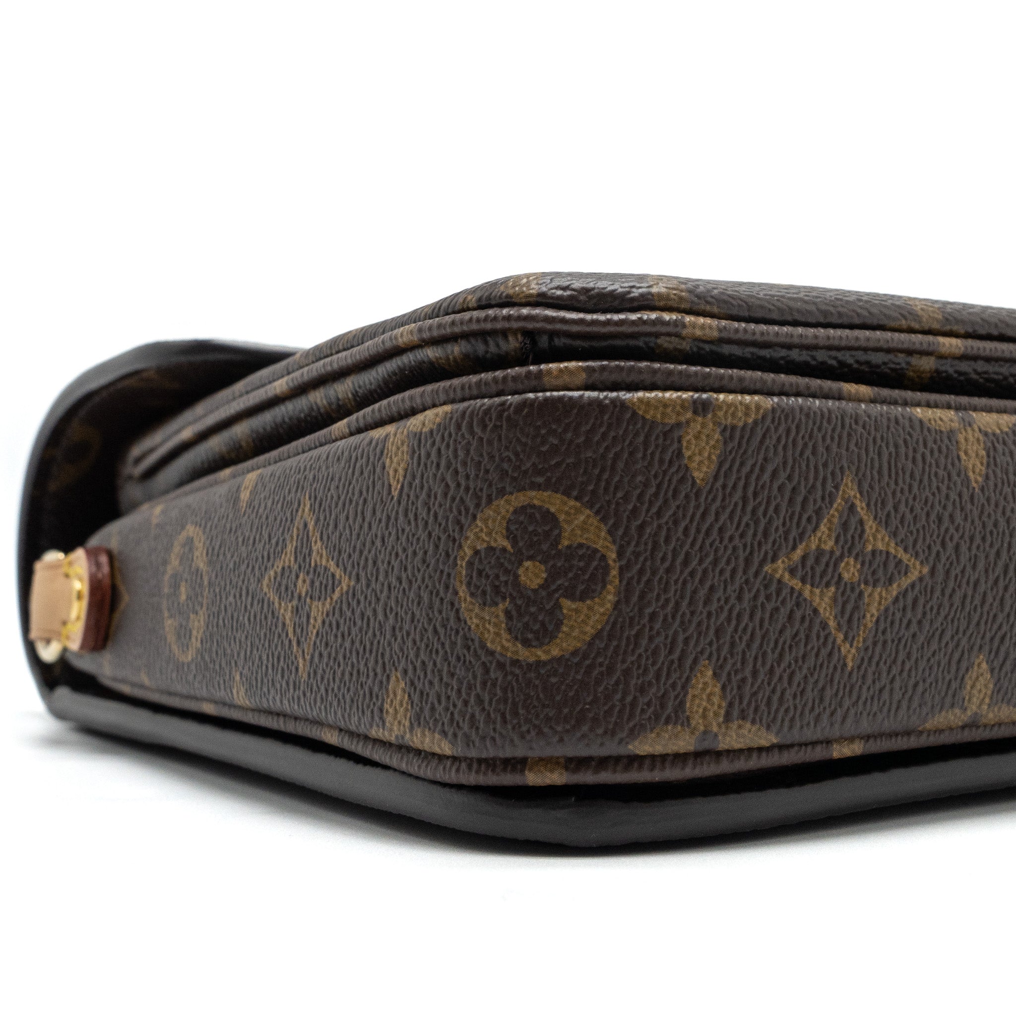 LOUIS VUITTON POCHETTE MÉTIS MONOGRAM CANVAS GHW (NEW VERSION)