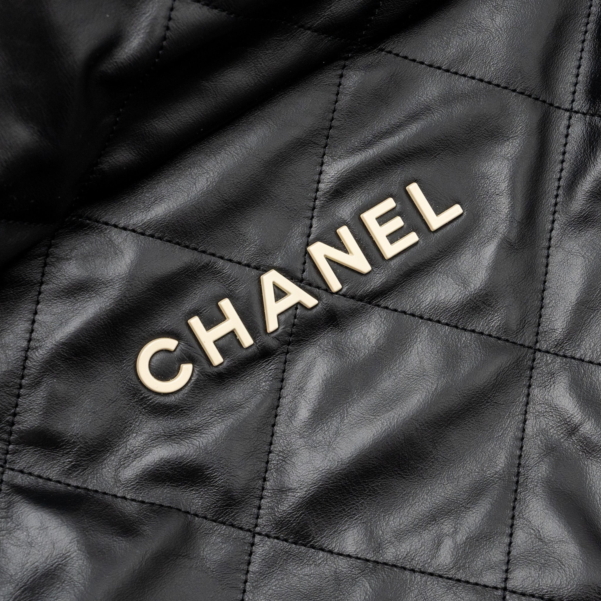 CHANEL MEDIUM 22 BAG CALFSKIN BLACK GHW (MICROCHIP)