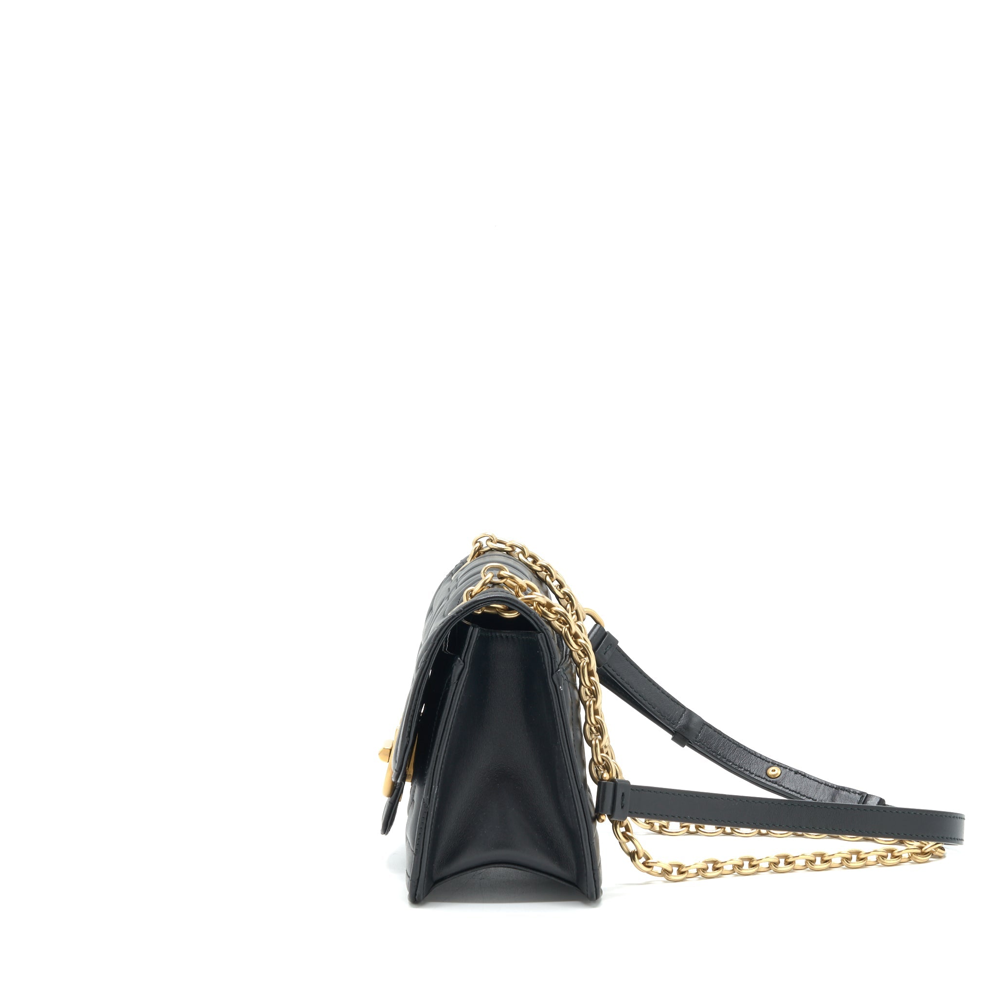 FERRAGAMO QUILTED GANCINI FLAP BAG CALFSKIN BLACK GHW