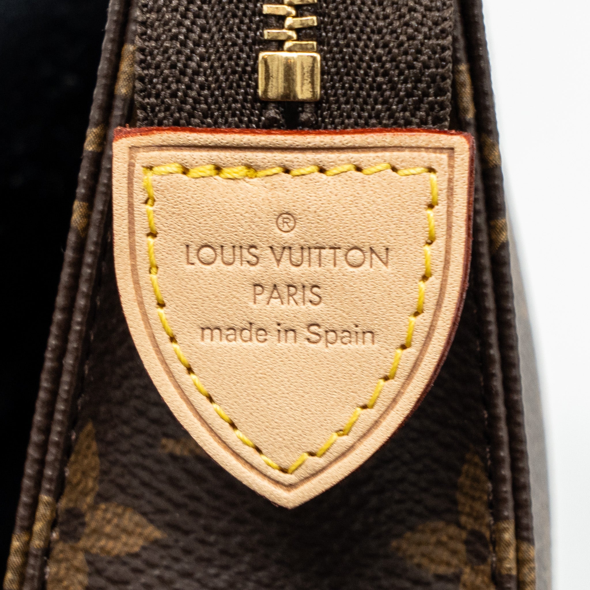 LOUIS VUITTON TOILETRY POUCH 15 MONOGRAM CANVAS GHW