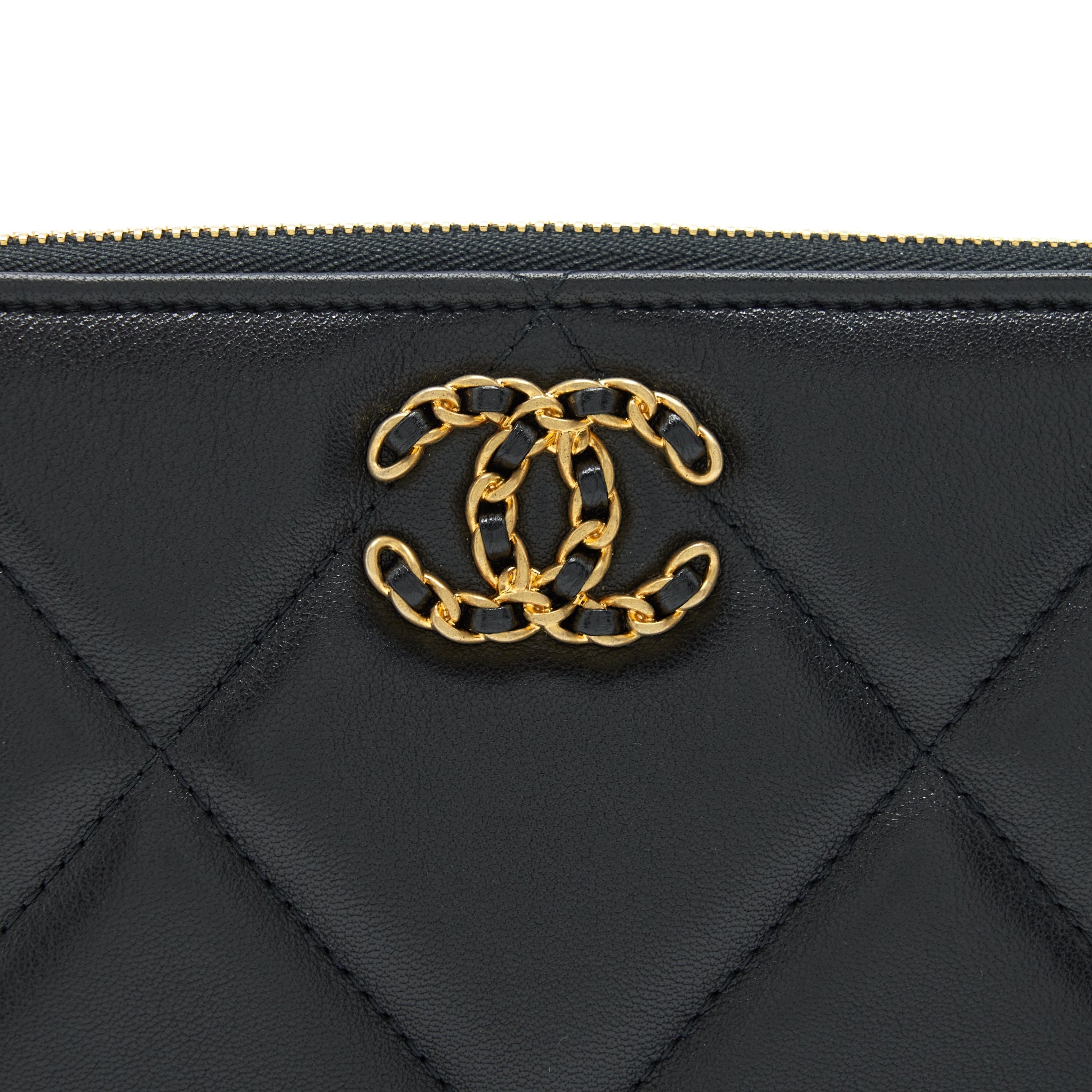 CHANEL 19 POUCH LAMBSKIN BLACK GHW