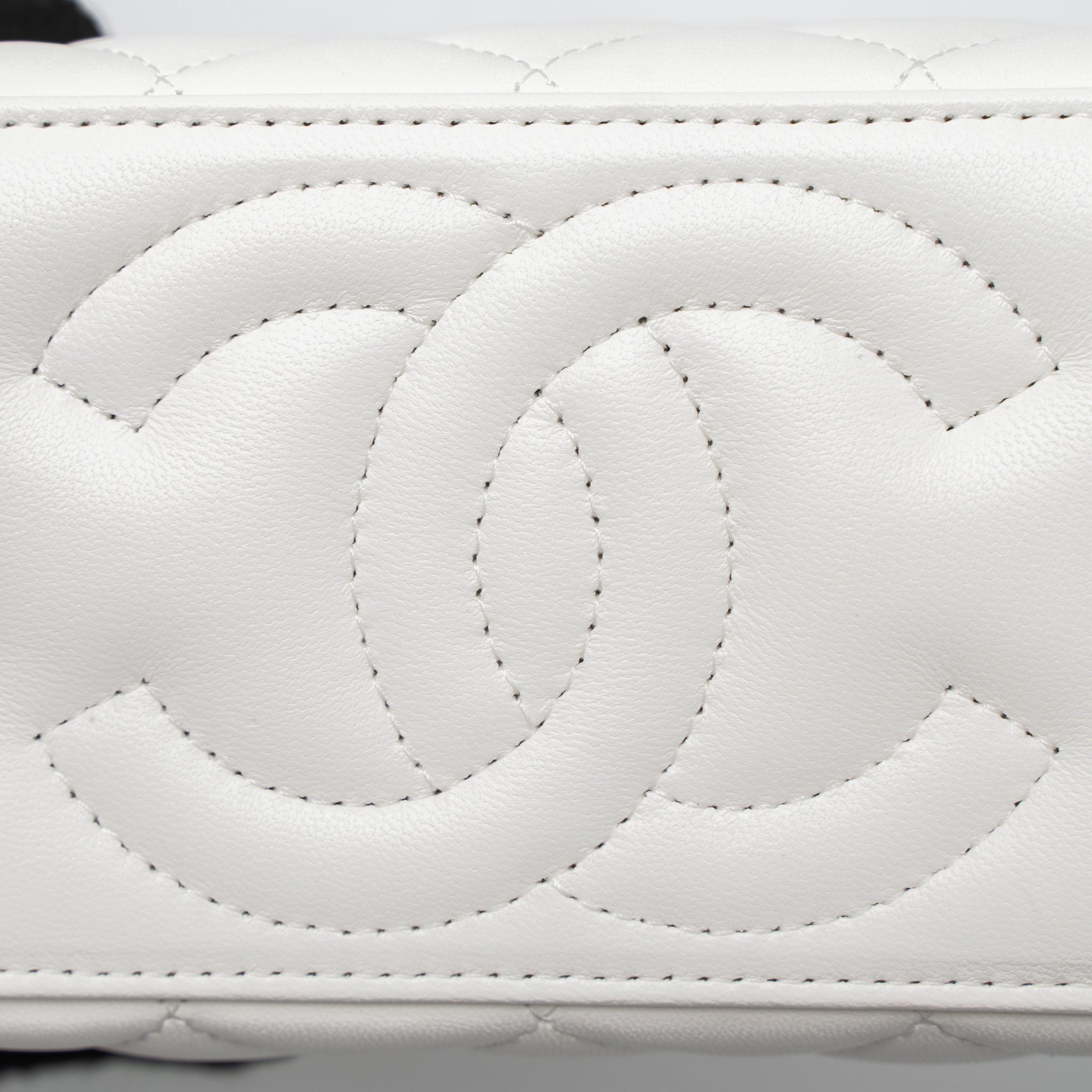 CHANEL PEARL CRUSH LONG VANITY WITH CHAIN LAMBSKIN WHITE BRUSHED GHW (MICROCHIP)