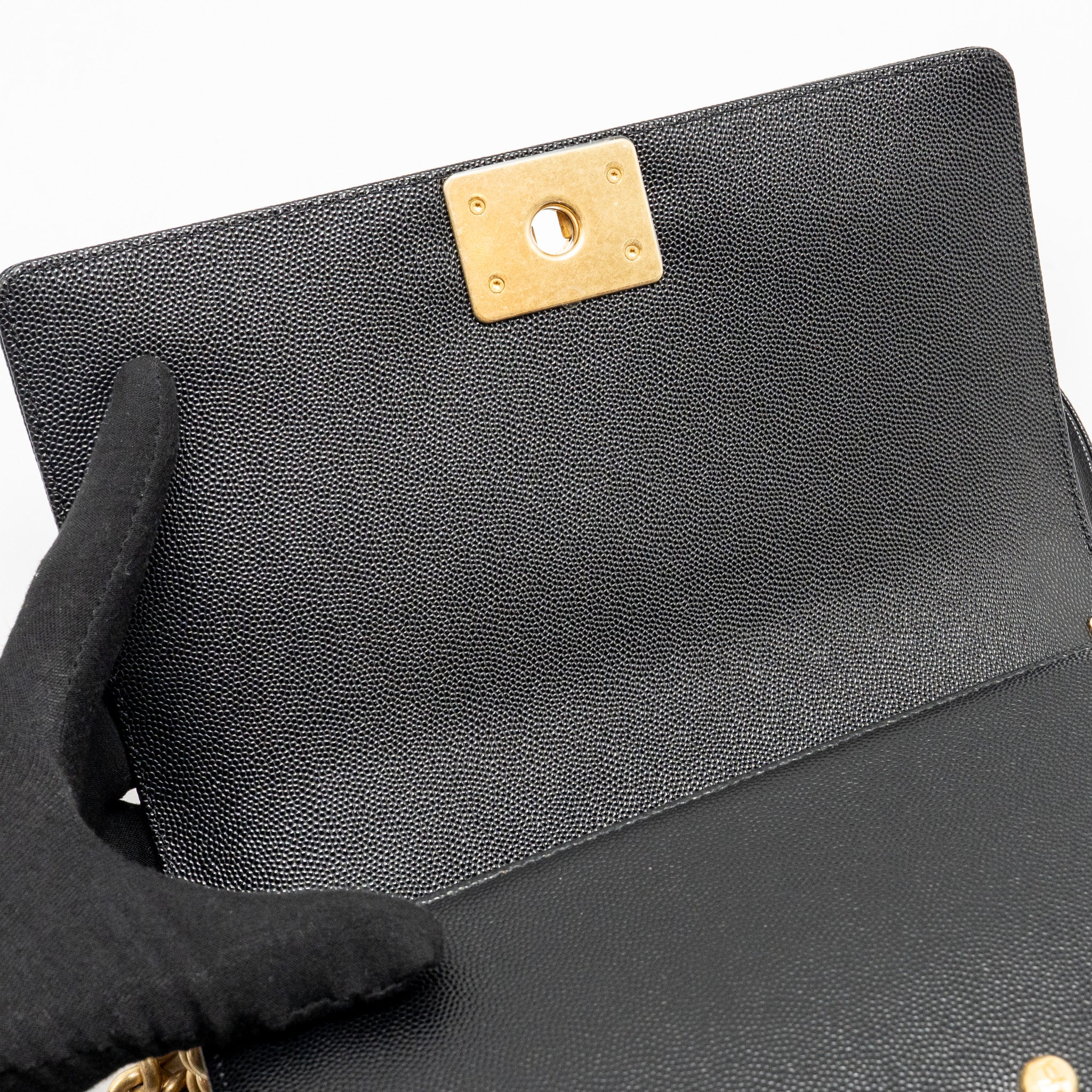 CHANEL MEDIUM BOY BAG CAVIAR BLACK GHW (MICROCHIP)