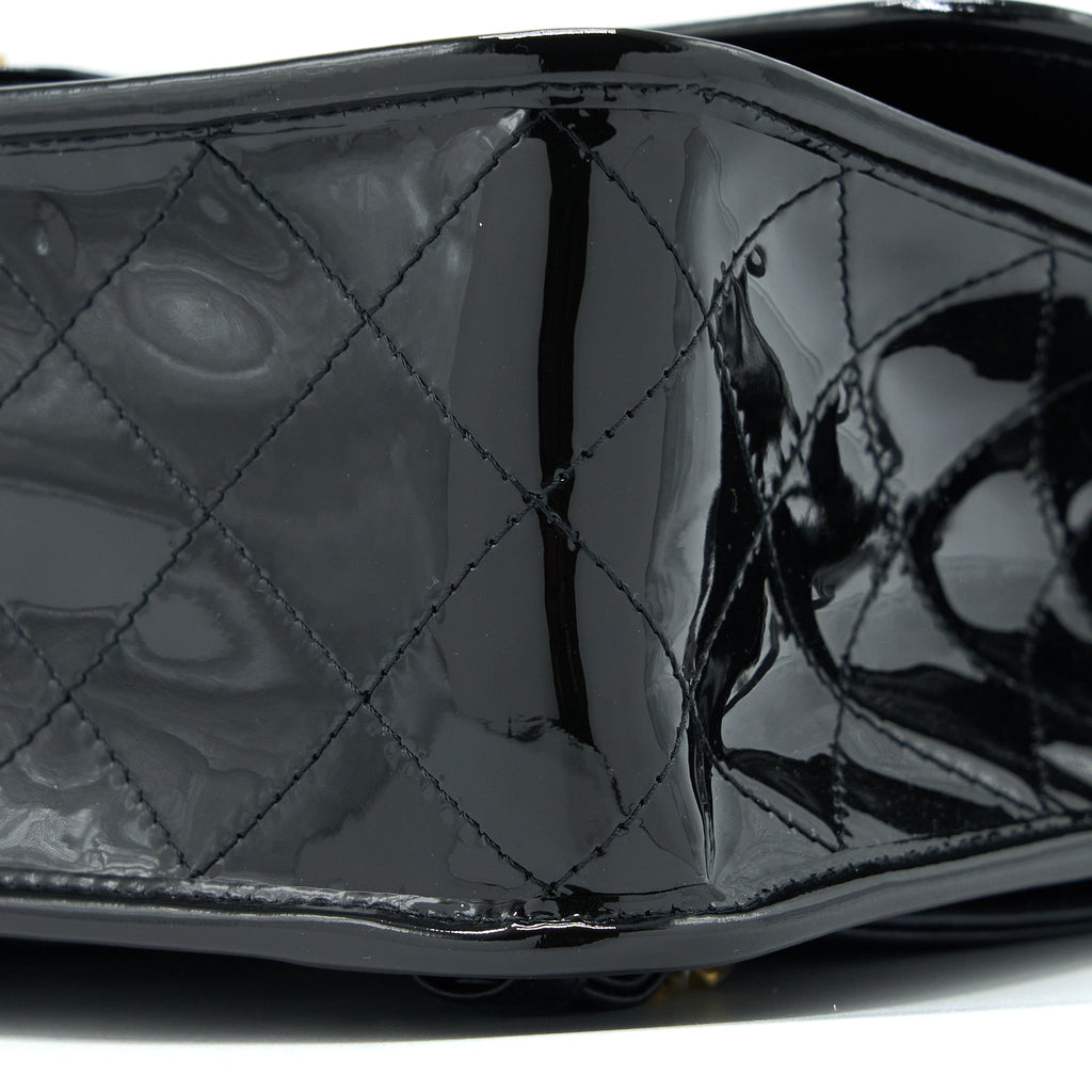 CHANEL 22K LARGE BACKPACK PATENT BLACK BRUSHED GHW (MICROCHIP)