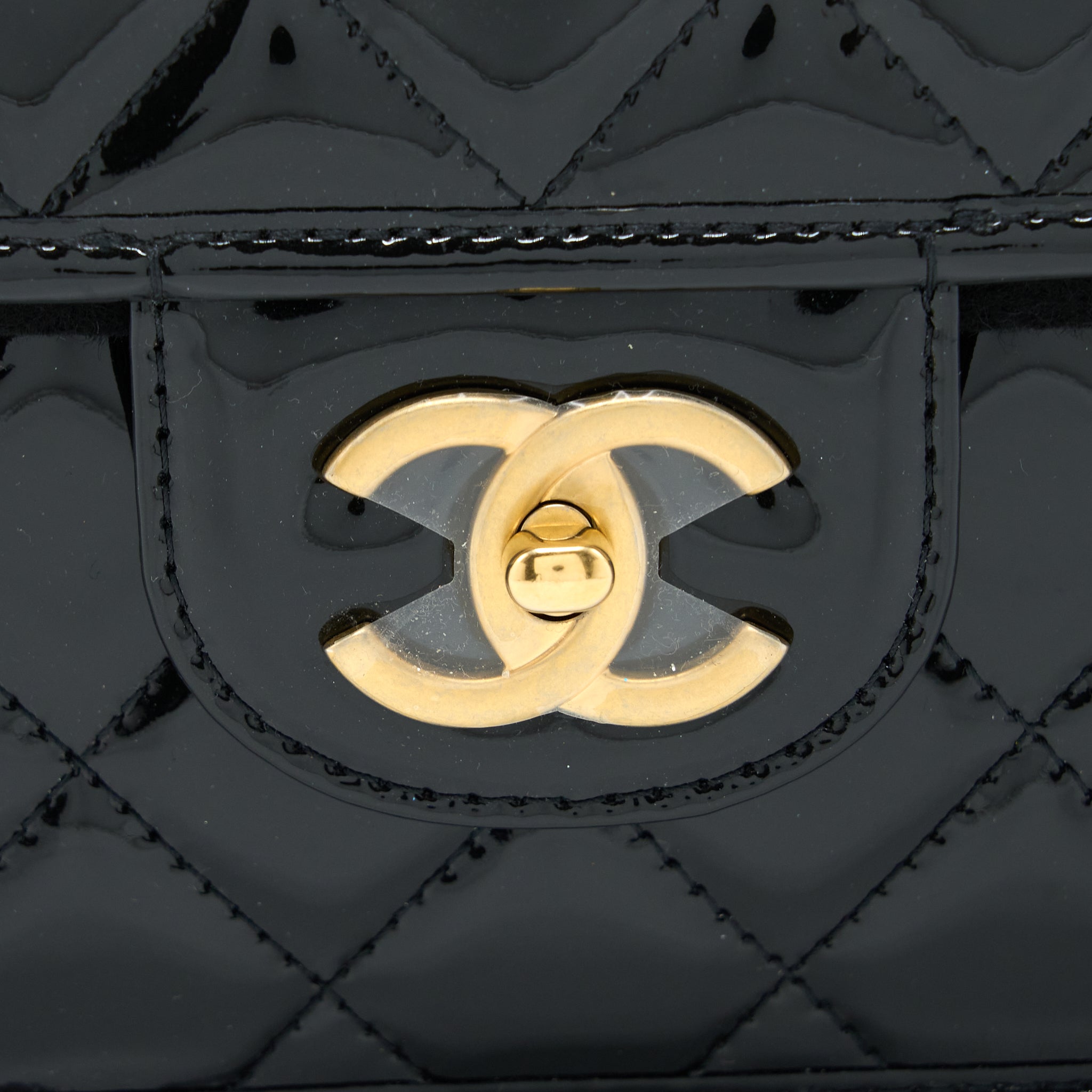 CHANEL 22K LARGE BACKPACK PATENT BLACK BRUSHED GHW (MICROCHIP)