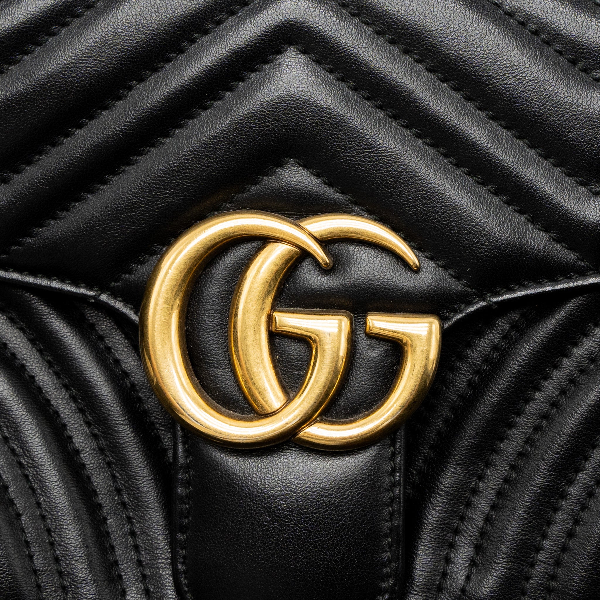 GUCCI SMALL GG MARMONT BAG CALFSKIN BLACK GHW