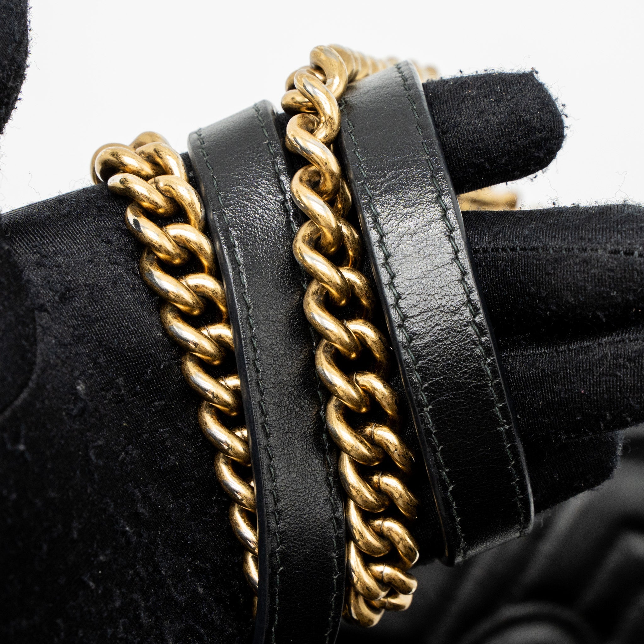 GUCCI SMALL GG MARMONT BAG CALFSKIN BLACK GHW