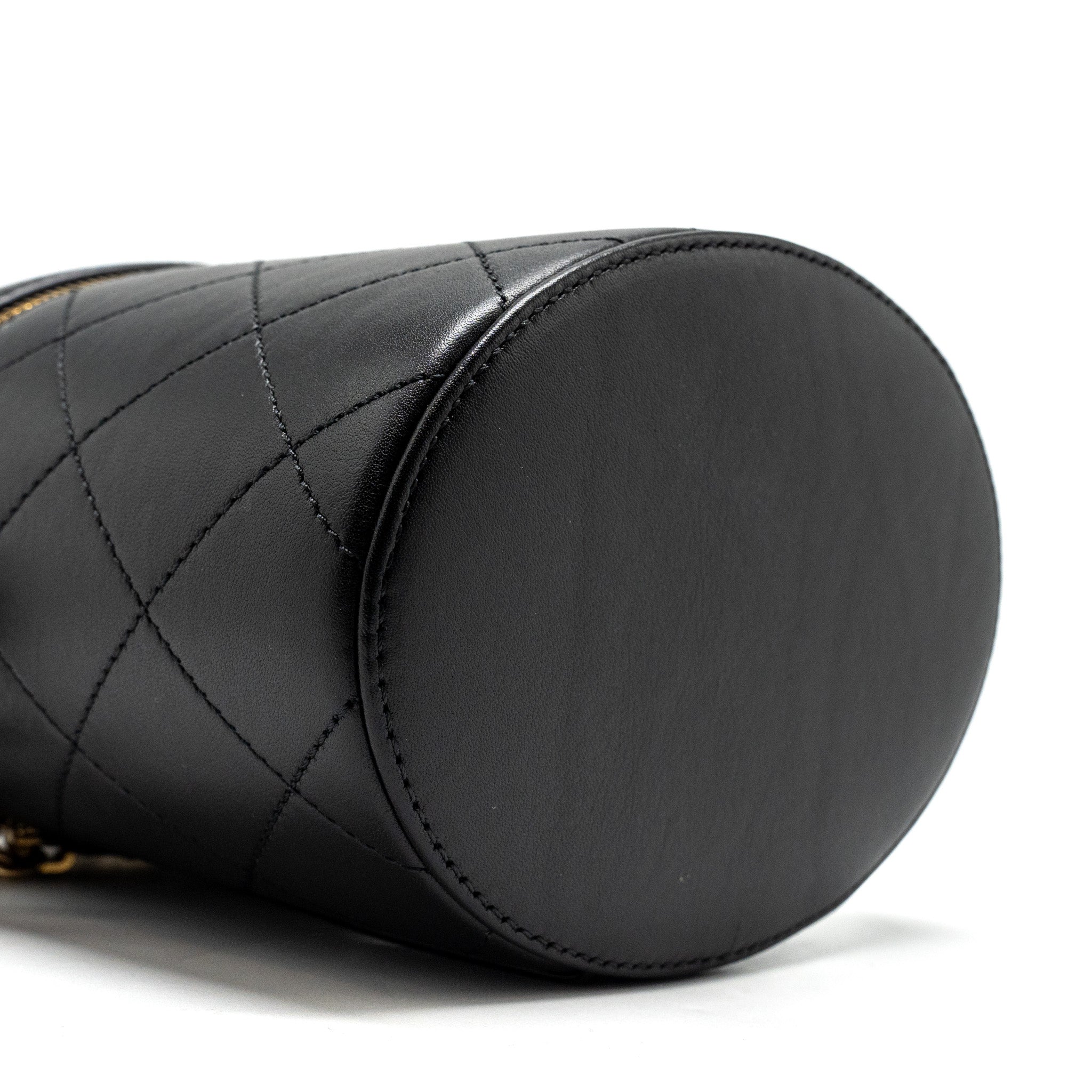 CHANEL PEARL LETTER LOGO DETAILED VANITY CASE CALFSKIN BLACK GHW