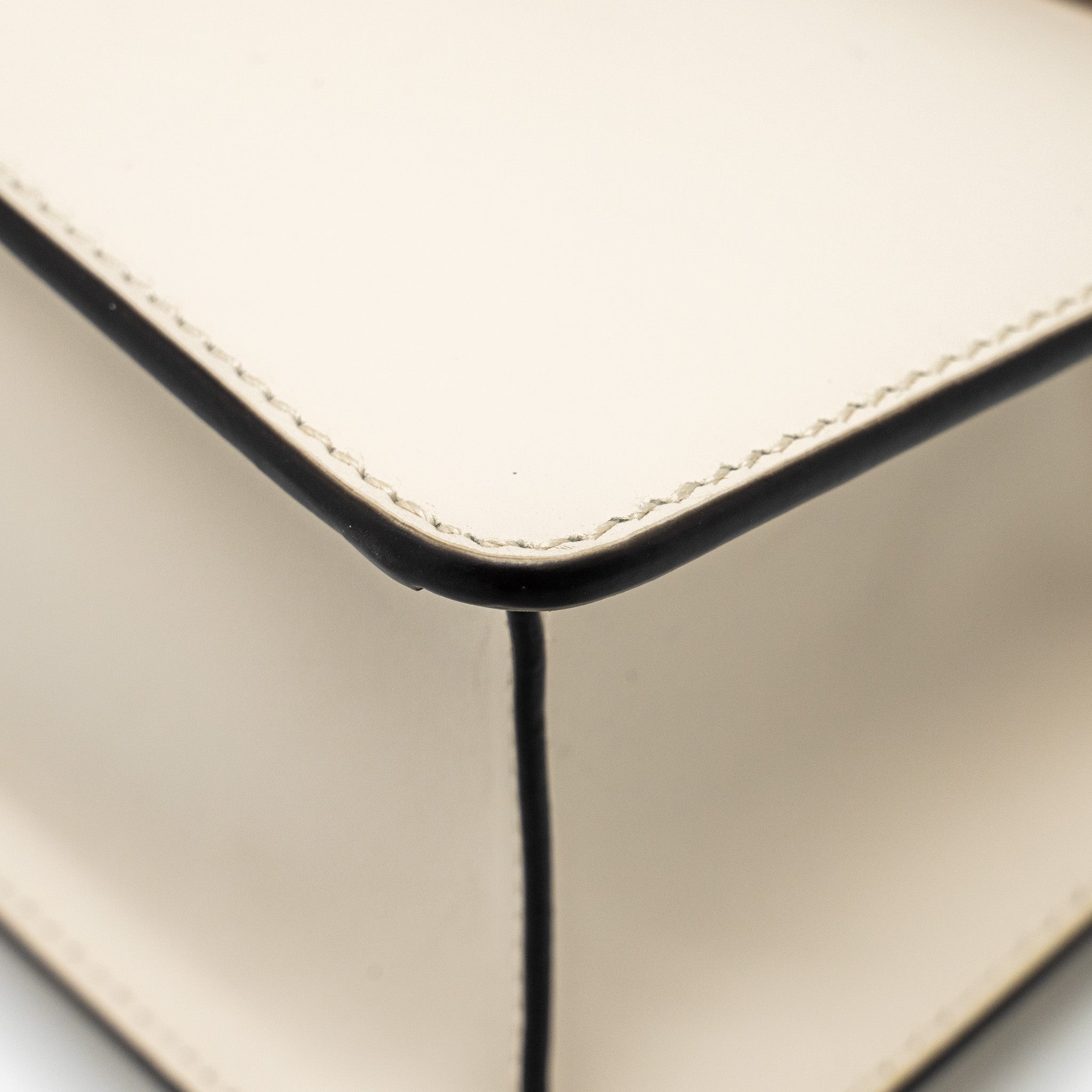 GUCCI MINI SYLVIE TOP HANDLE BAG CALFSKIN WHITE GHW