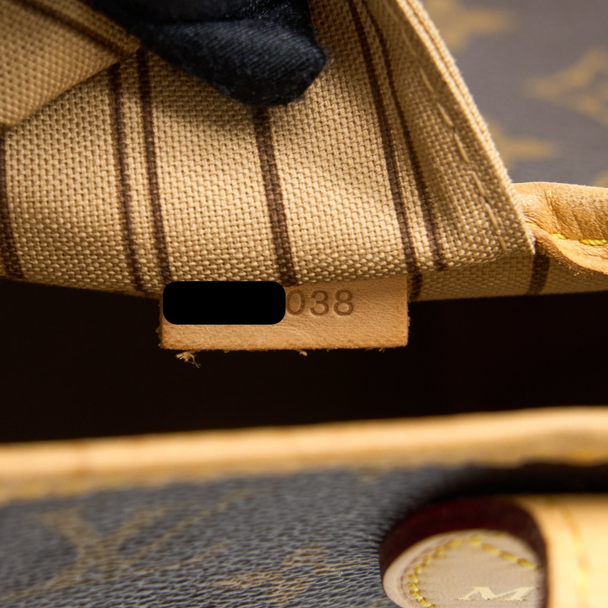 LOUIS VUITTON NEVERFULL MM MONOGRAM CANVAS GHW