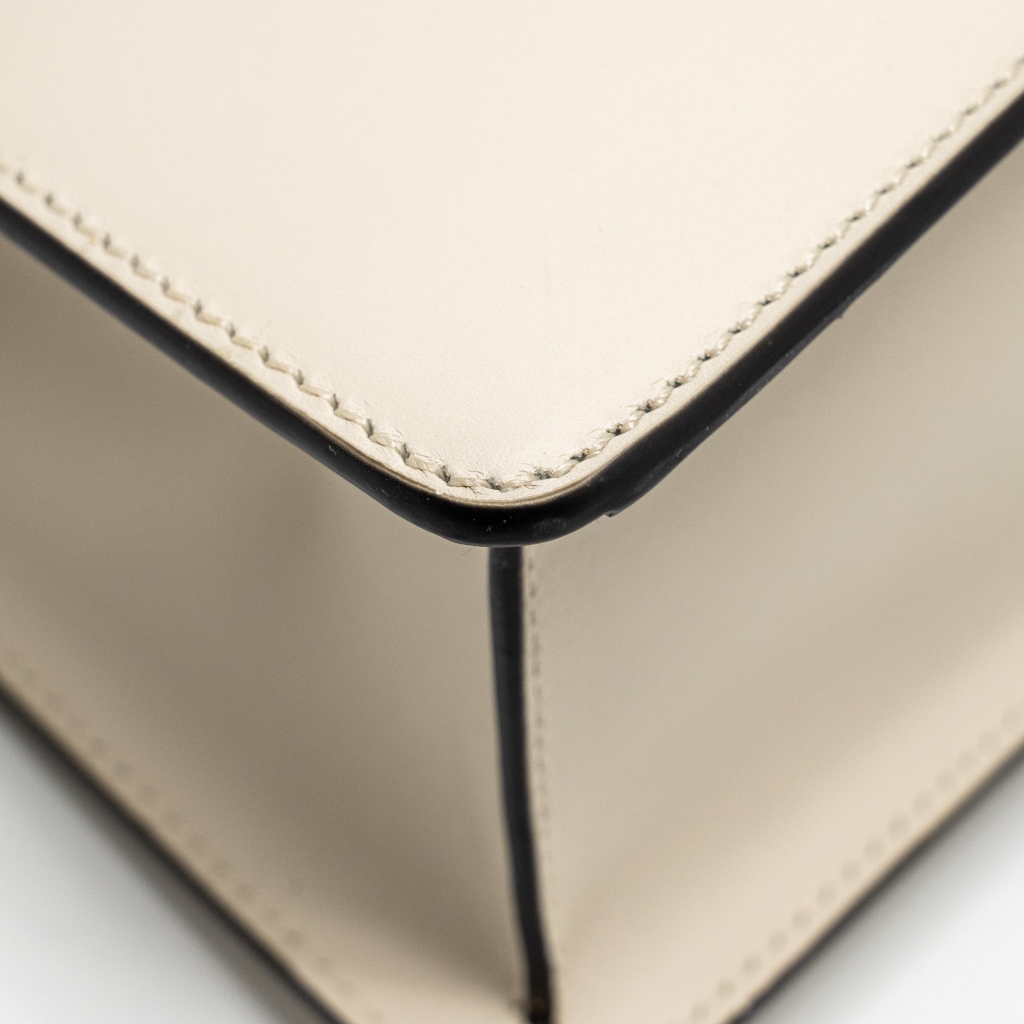 GUCCI MINI SYLVIE TOP HANDLE BAG CALFSKIN WHITE GHW