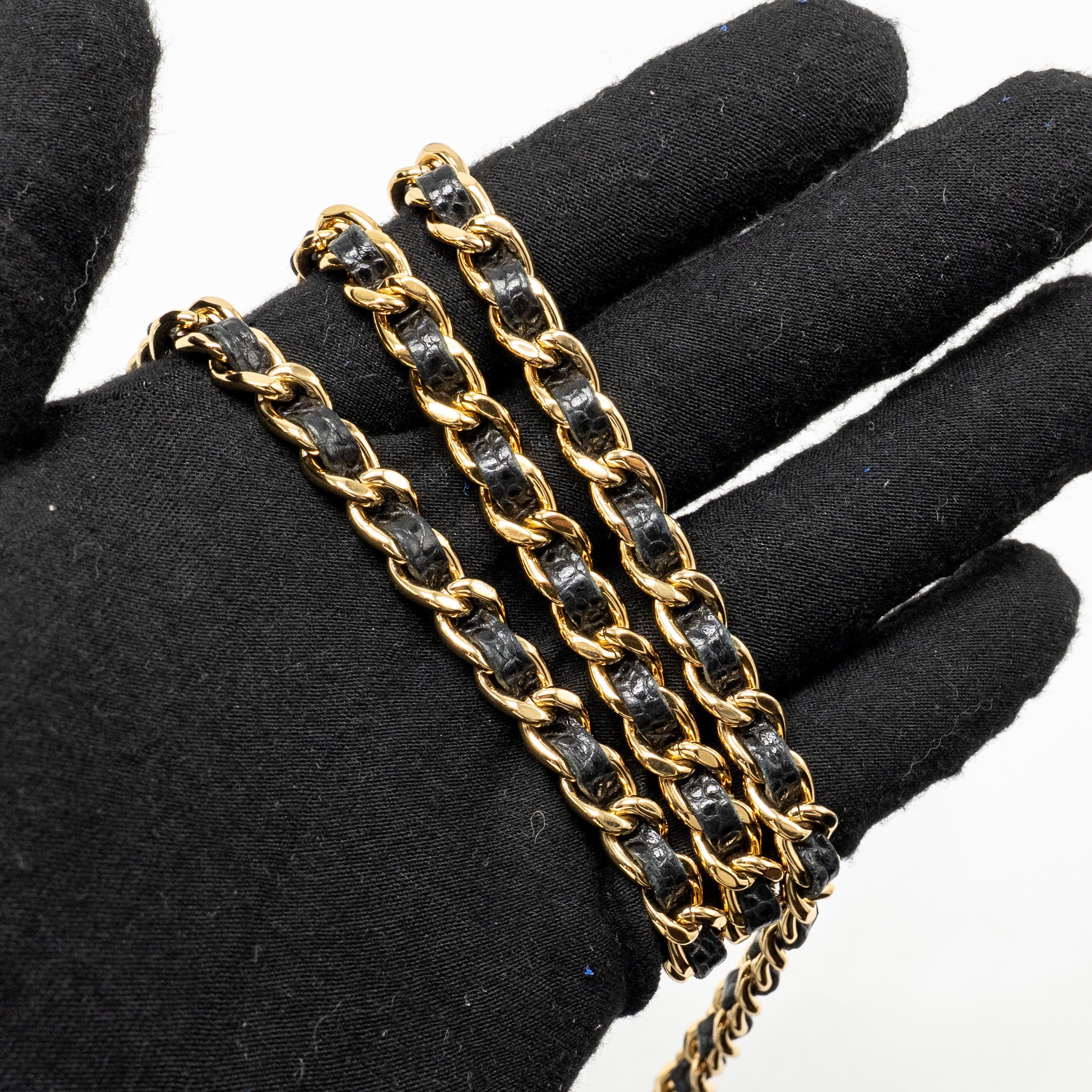 CHANEL CLASSIC WALLET ON CHAIN CAVIAR BLACK GHW