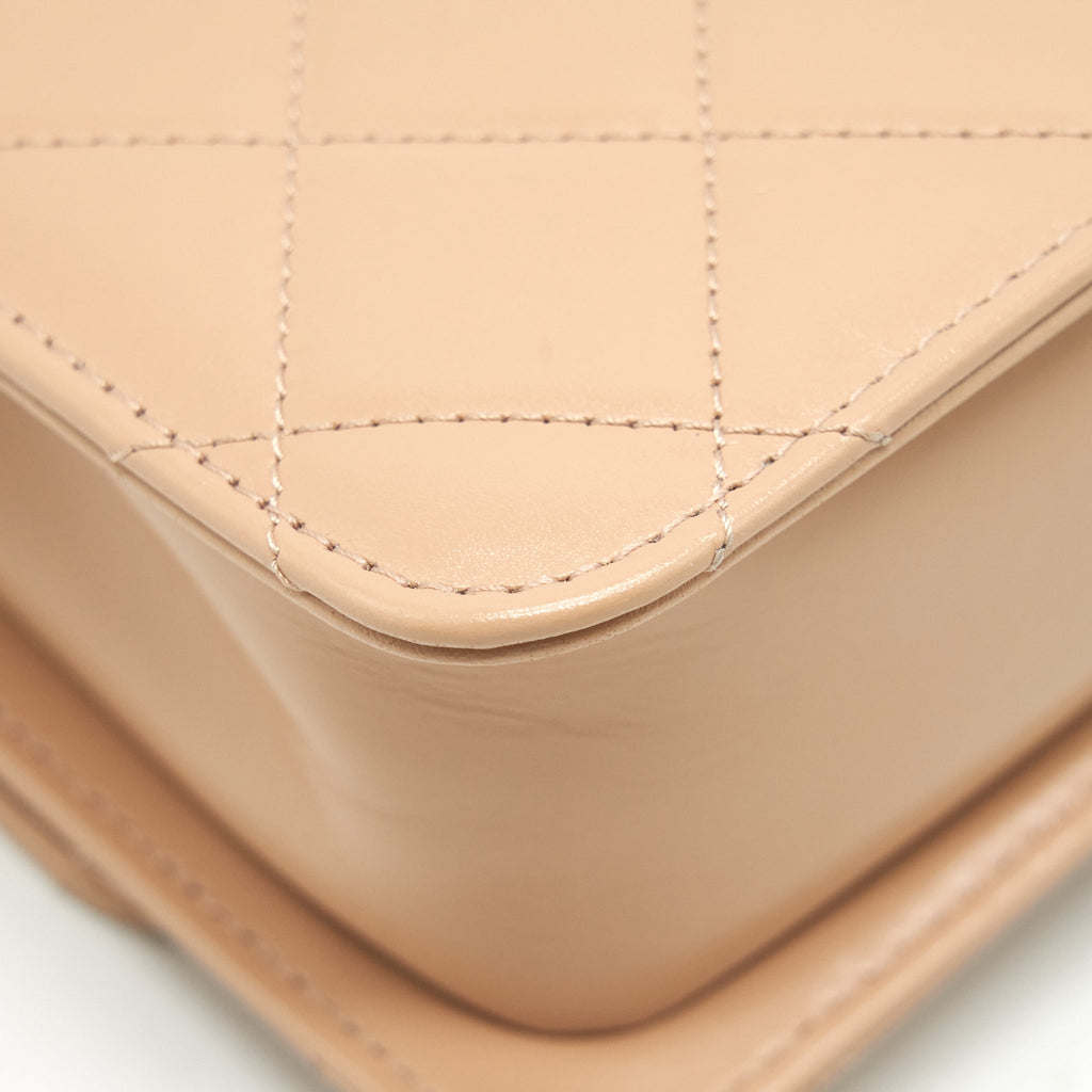 CHANEL 21A GOLD CRUSH FLAP BAG CALFSKIN BEIGE GHW