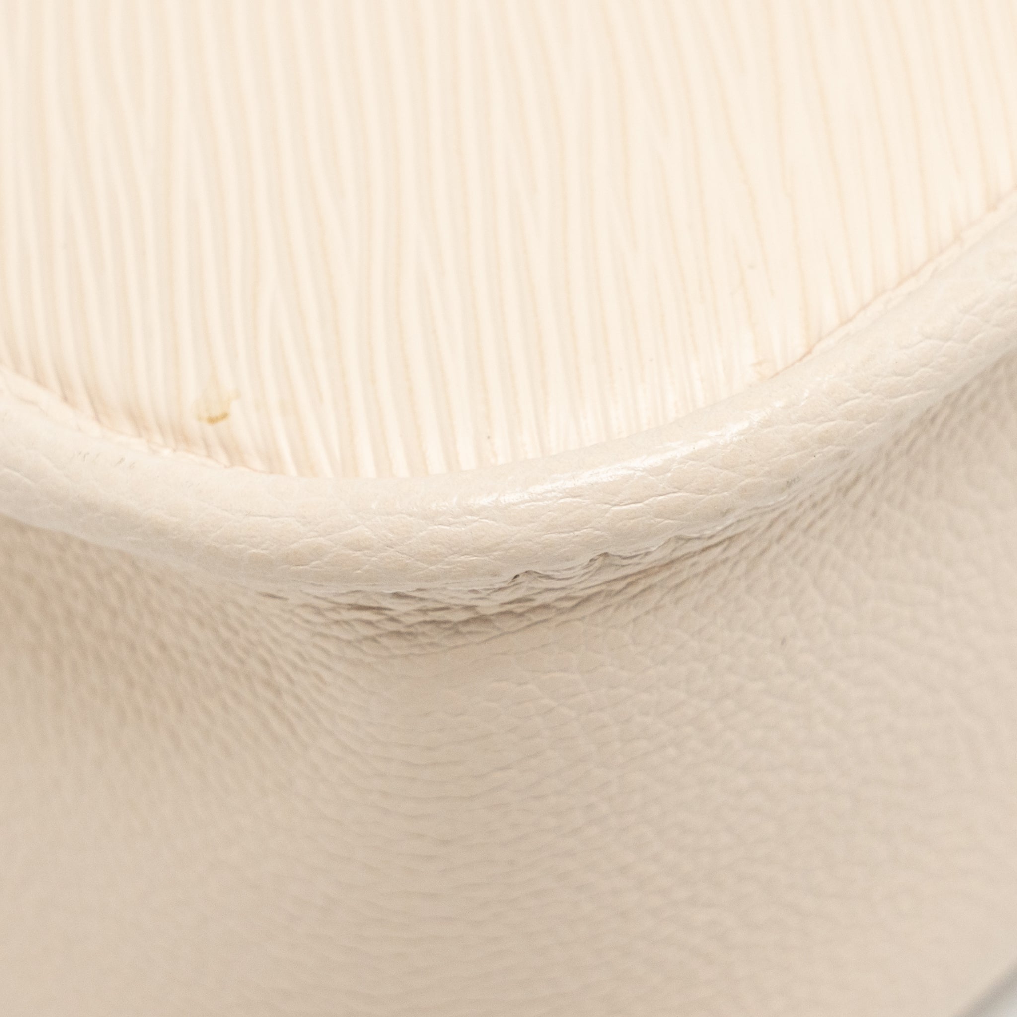 LOUIS VUITTON BUCI BAG EPI LEATHER QUARTZ WHITE SHW