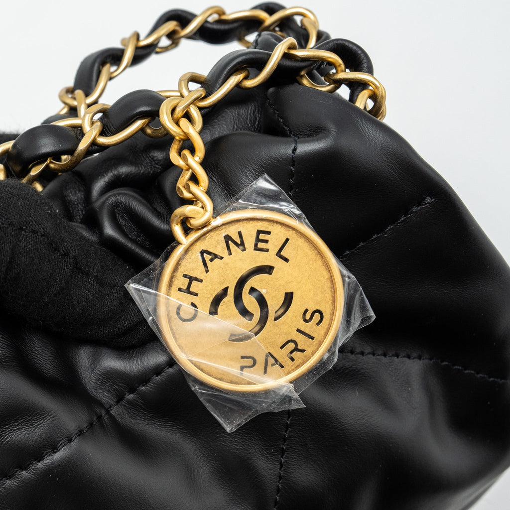 CHANEL MEDIUM 22 BAG WHITE LETTER CALFSKIN BLACK GHW(MICROCHIP)
