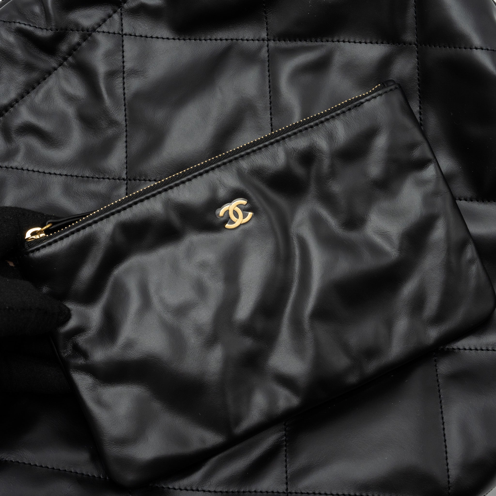 CHANEL MEDIUM 22 BAG WHITE LETTER CALFSKIN BLACK GHW(MICROCHIP)