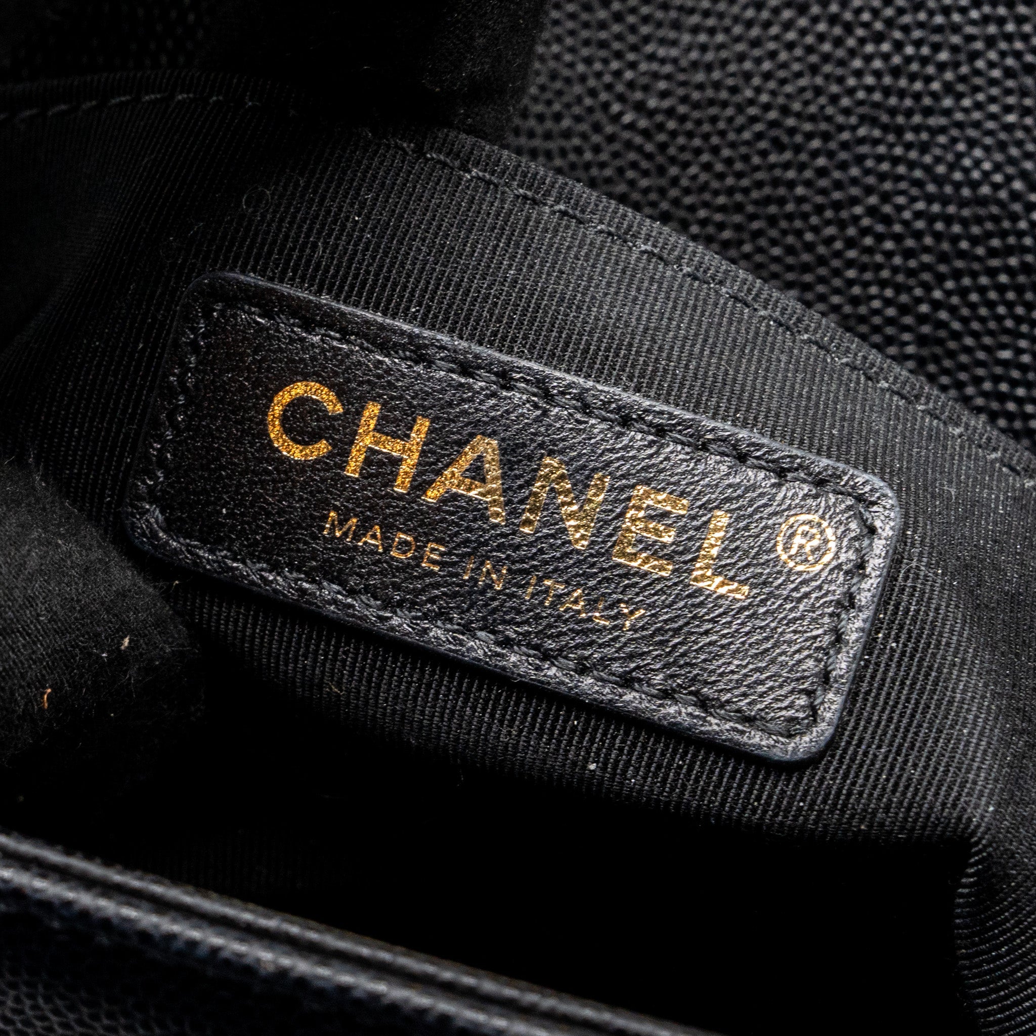 CHANEL SMALL BOY BAG CAVIAR BLACK GHW (MICROCHIP)