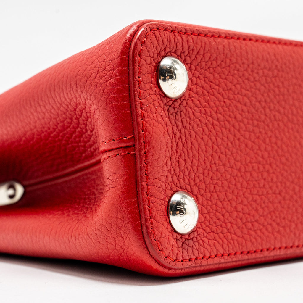 LOUIS VUITTON CAPUCINE BB TAURILLON RED SHW