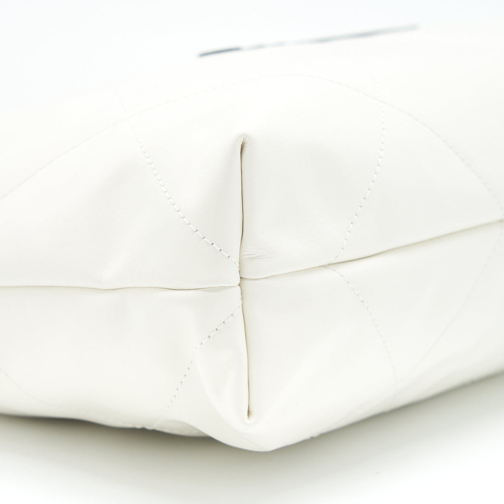 CHANEL MEDIUM 22 BAG SHINY CALFSKIN WHITE GHW (MICROCHIP)