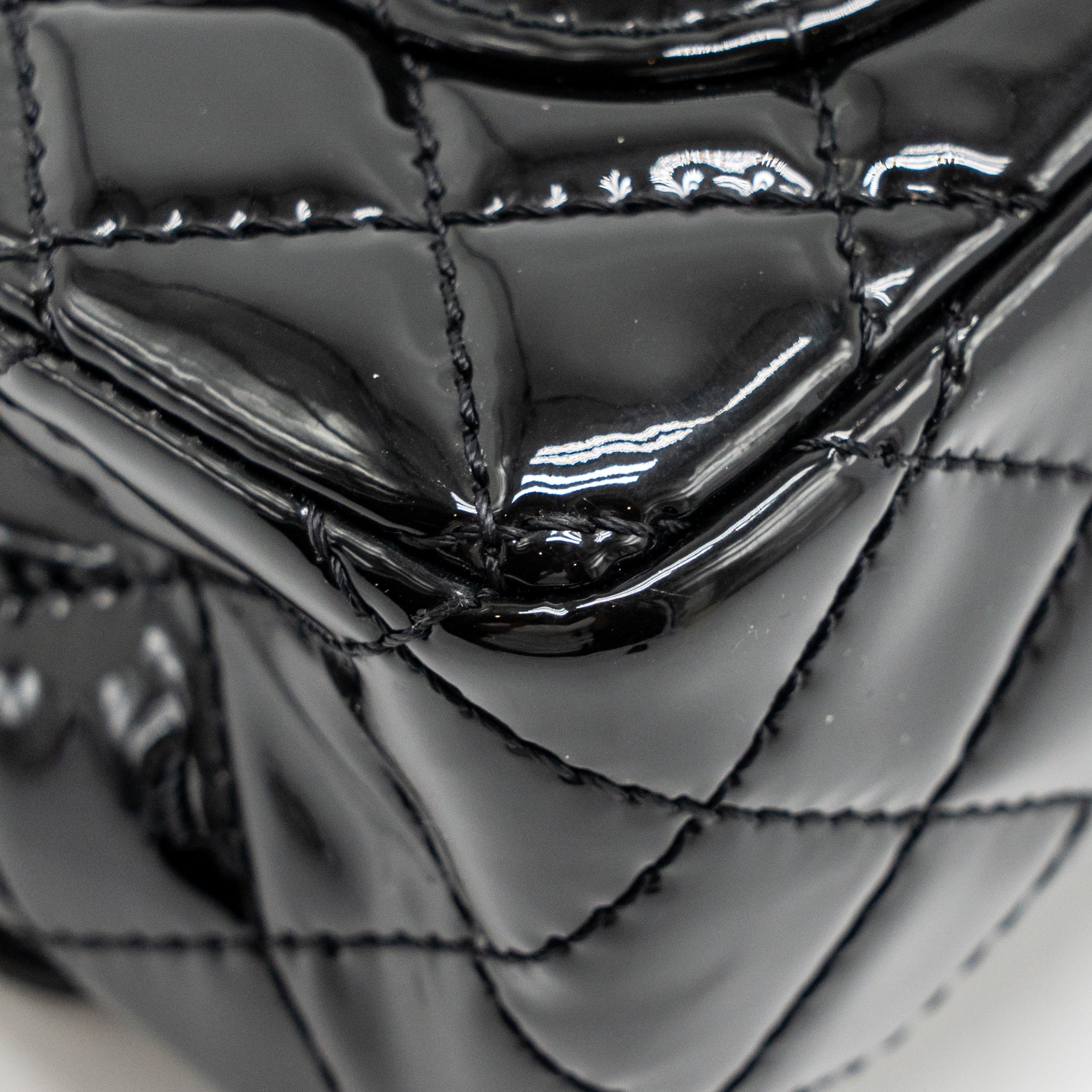 CHANEL MINI 2.55 REISSUE PATENT SO BLACK