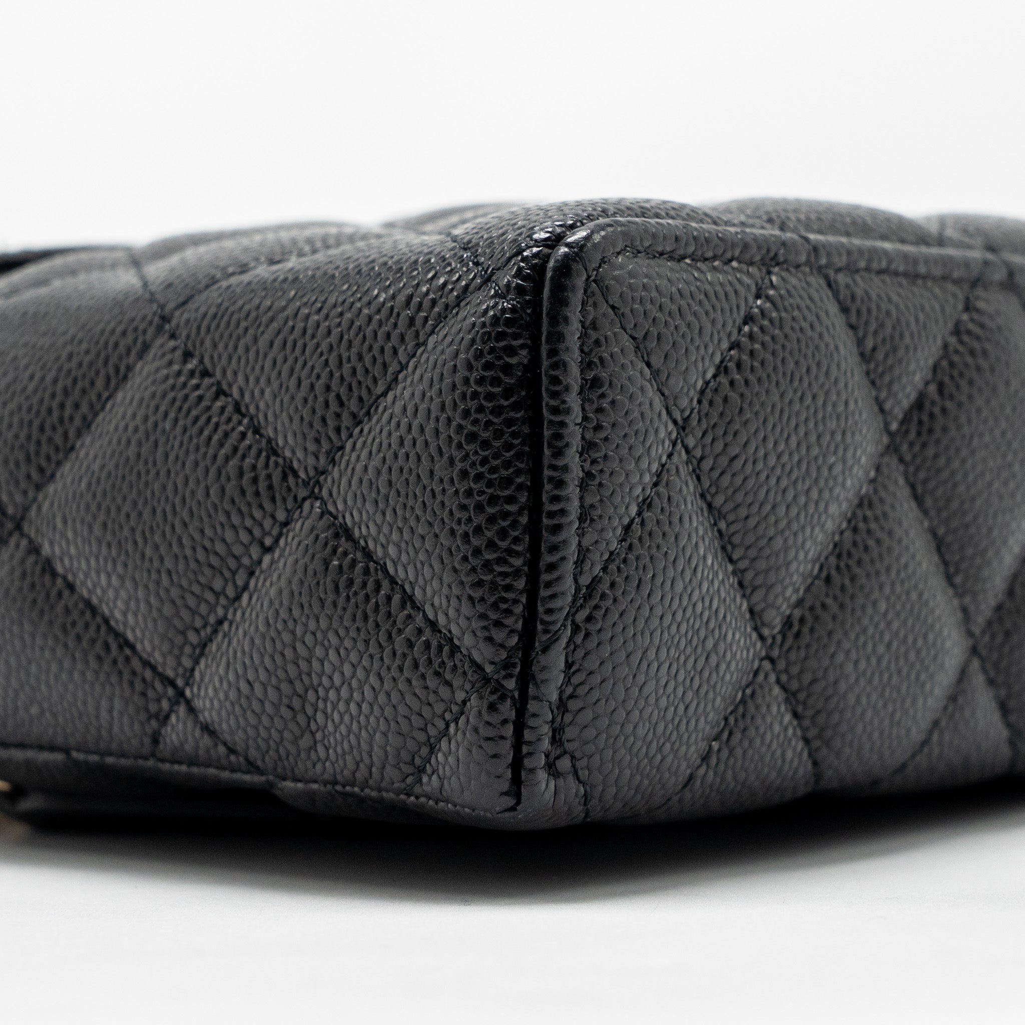CHANEL 25P CC TOP HANDLE VANITY WITH CHAIN CAVIAR BLACK LGHW (MICROCHIP)