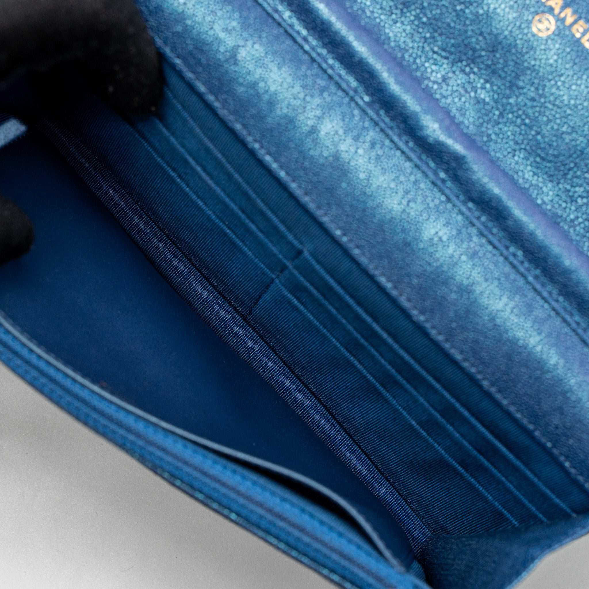 CHANEL CLASSIC WALLET ON CHAIN CAVIAR IRIDESCENT BLUE LGHW